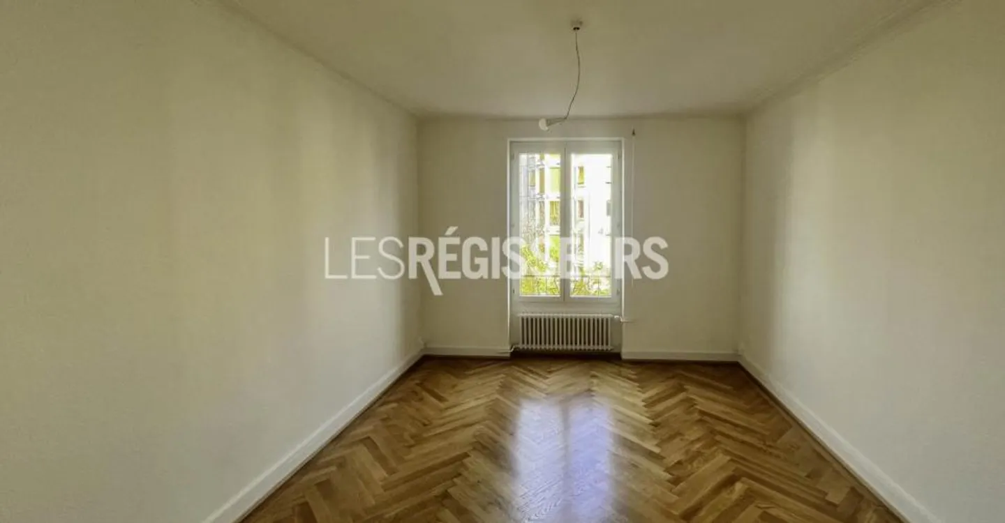 Charming fully renovated 4.5-room apartment - Photo 3 of 5