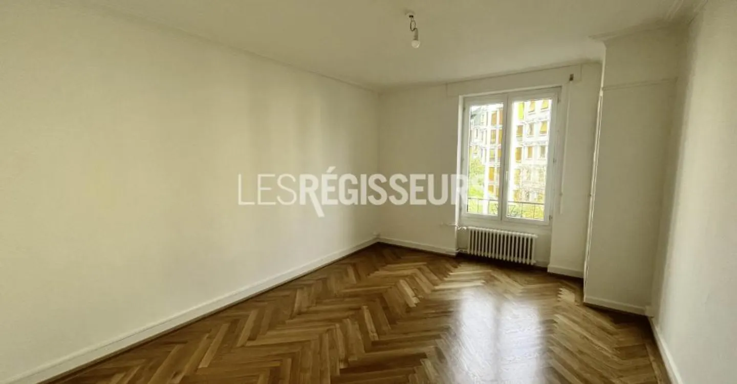 Charming fully renovated 4.5-room apartment - Photo 4 of 5