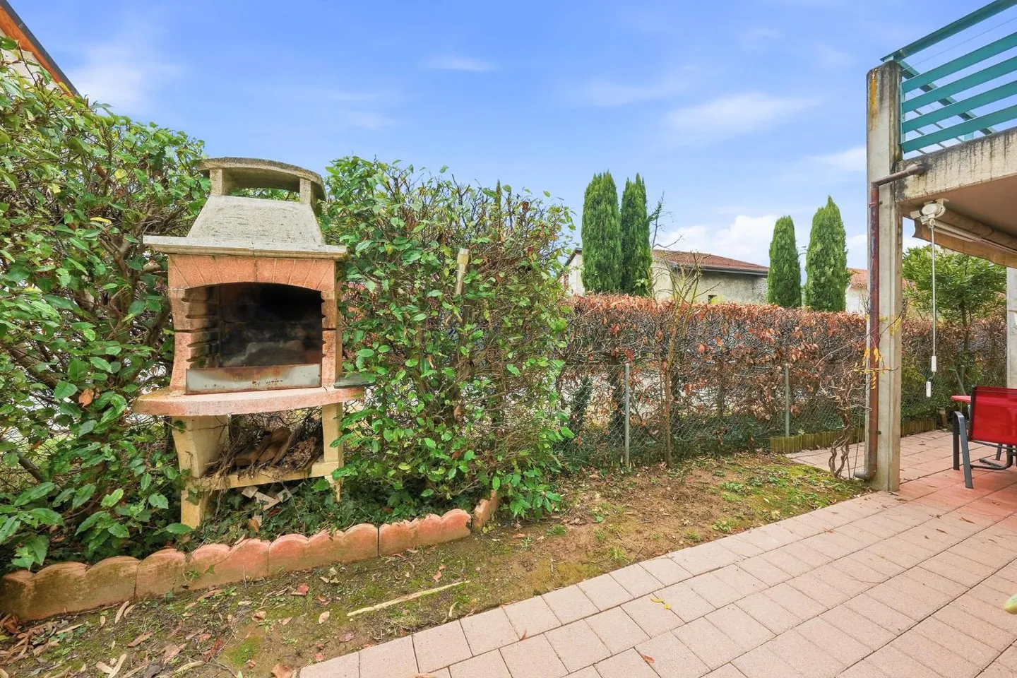 Exclusivity!! Beautiful 7-room garden-level apartment - Photo 1 of 13
