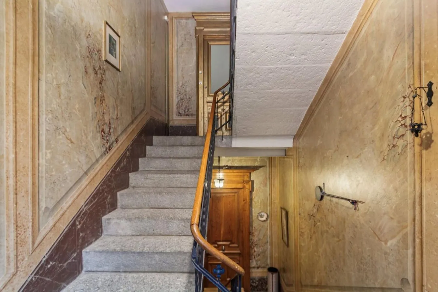 Maison de Maître Élégante à Sonvilier - Photo 2 sur 7