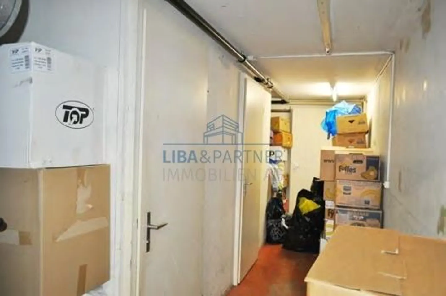 Edificio commerciale e residenziale attraente con potenziale di sviluppo - Foto 13 di 13