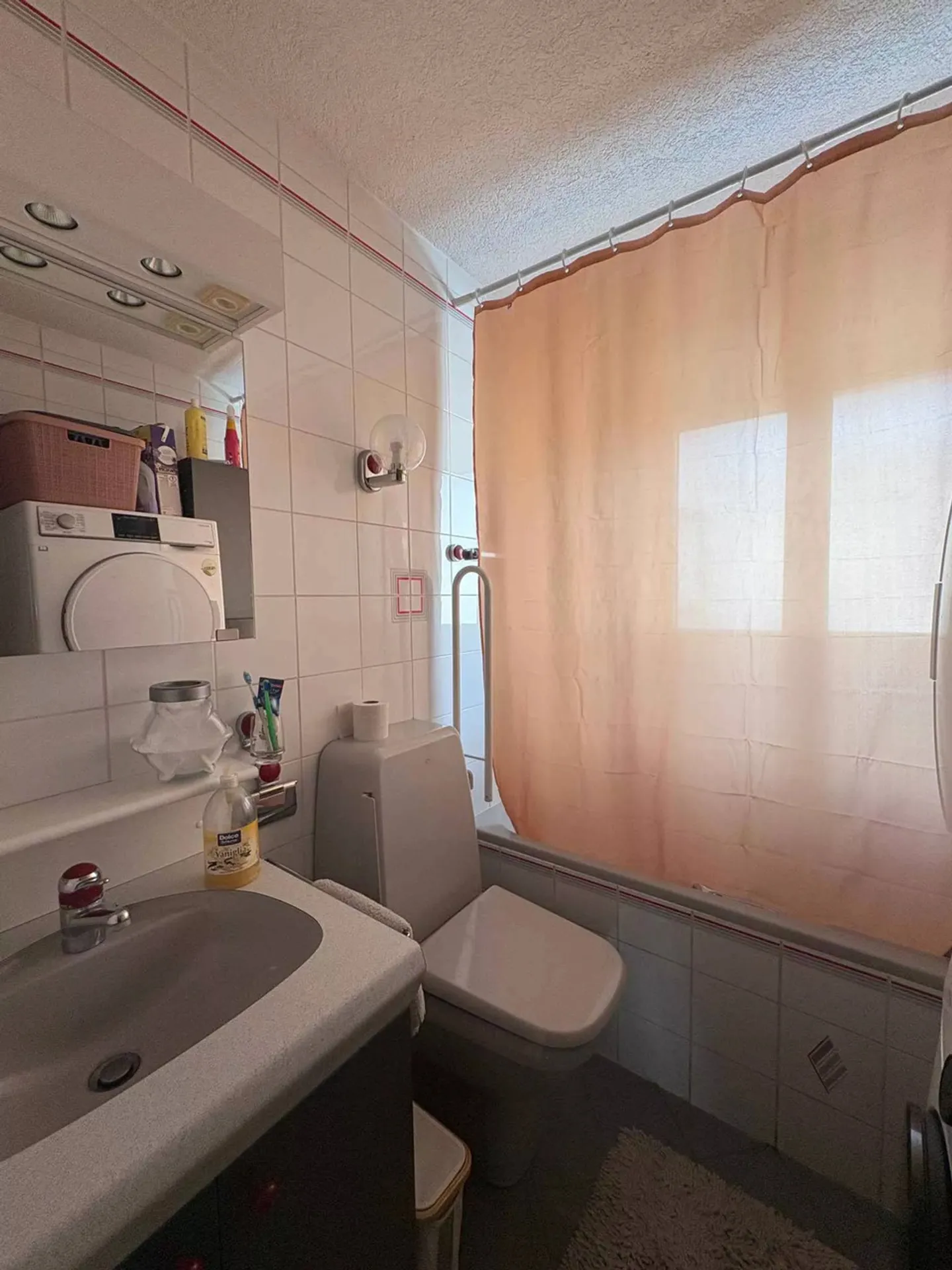 Renovierte Wohnung mit Balkonen - Foto 5 von 11