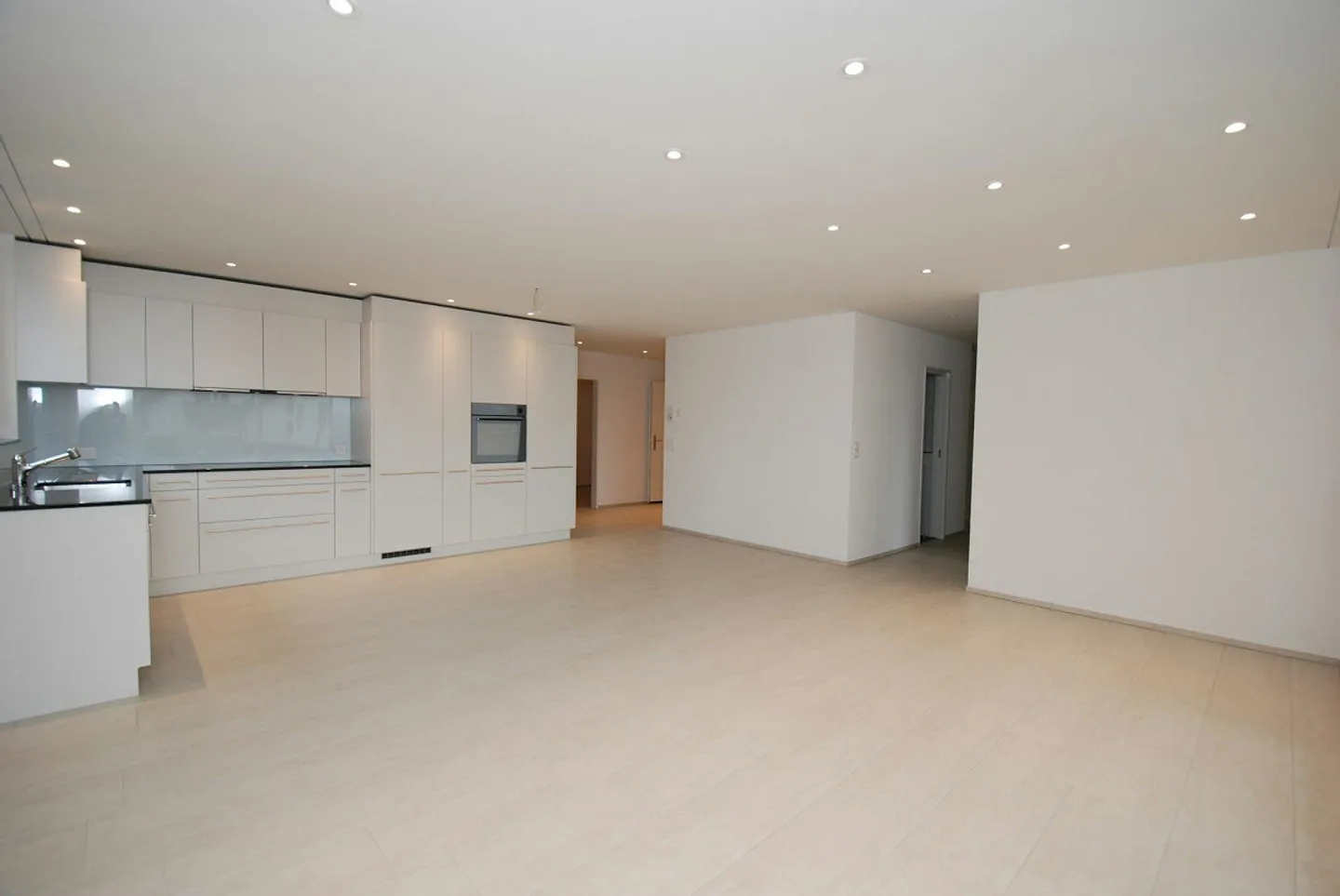 5.5-room ground floor apartment for rent in Benken ZH - Photo 2 of 13