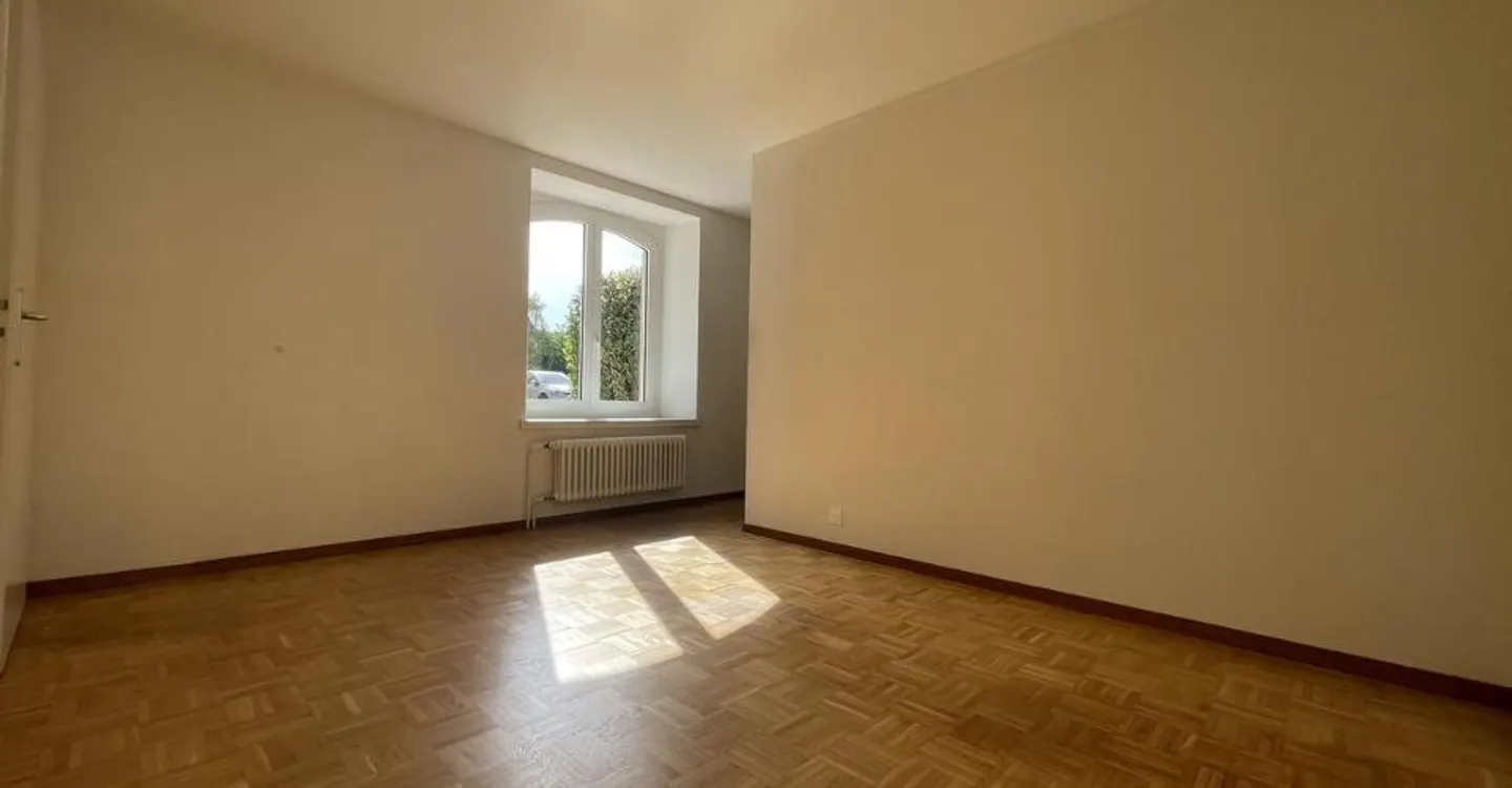 2-room accommodation with terrace and concierge service available - Photo 3 of 6