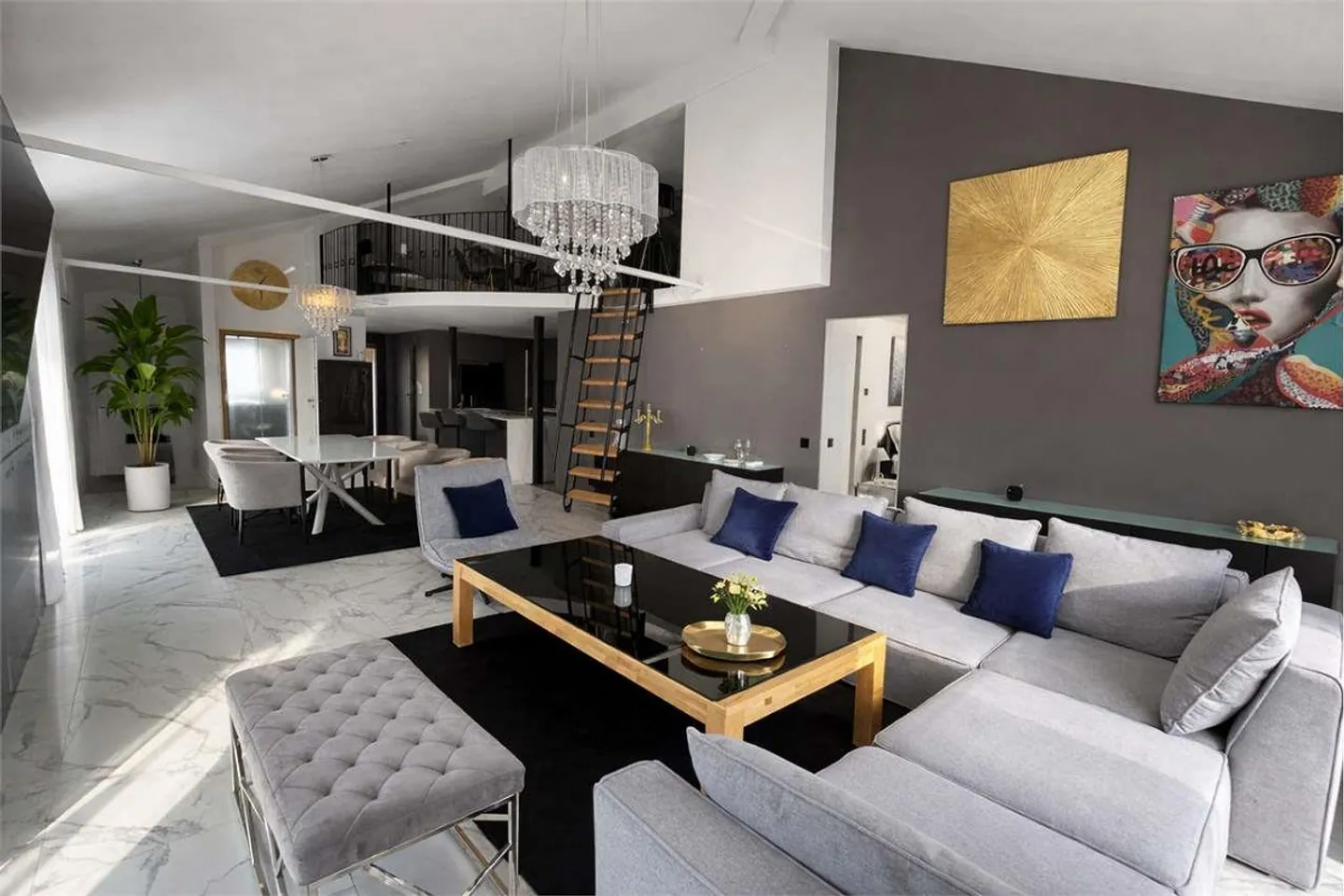 Super luxury penthouse furnished directly on the lake - Photo 1 of 11