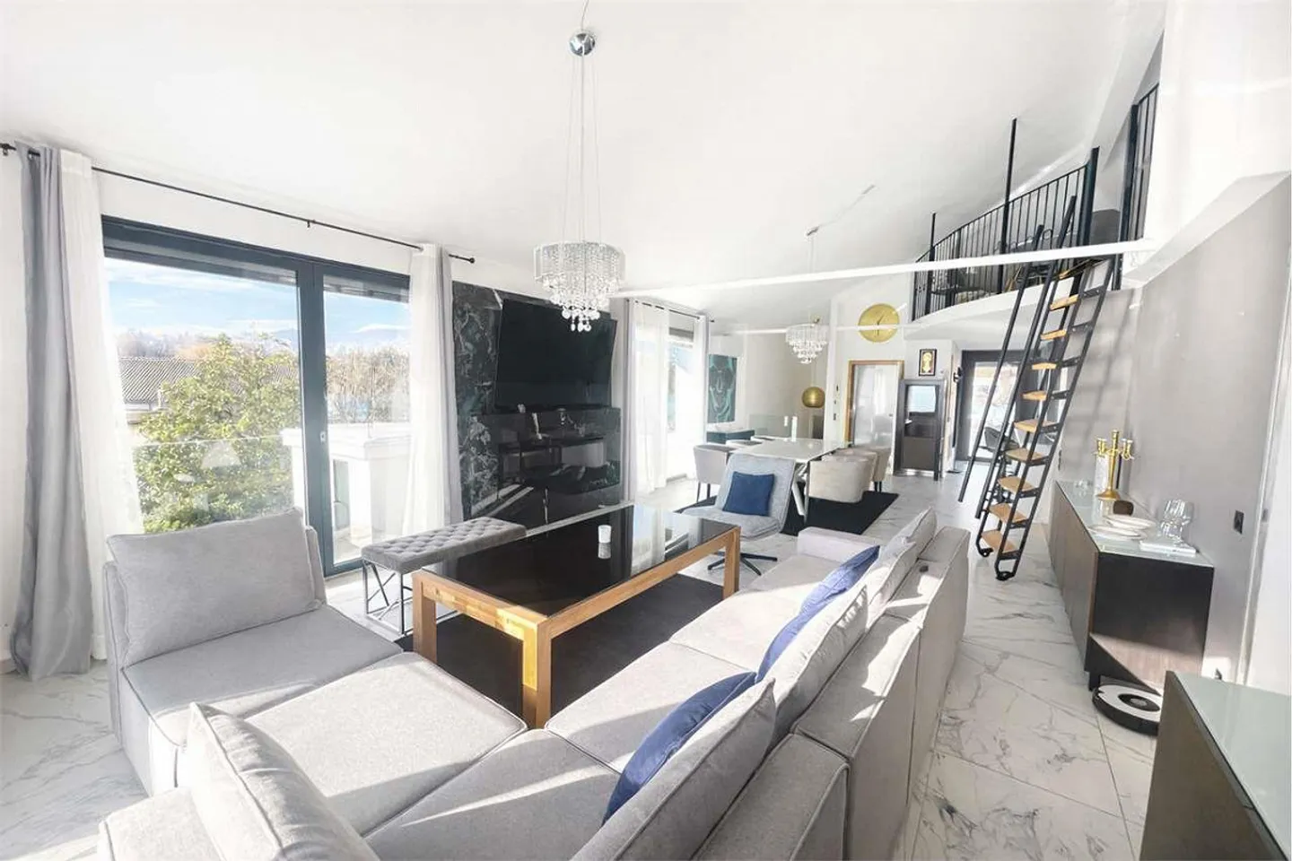 Super luxury penthouse furnished directly on the lake - Photo 6 of 11