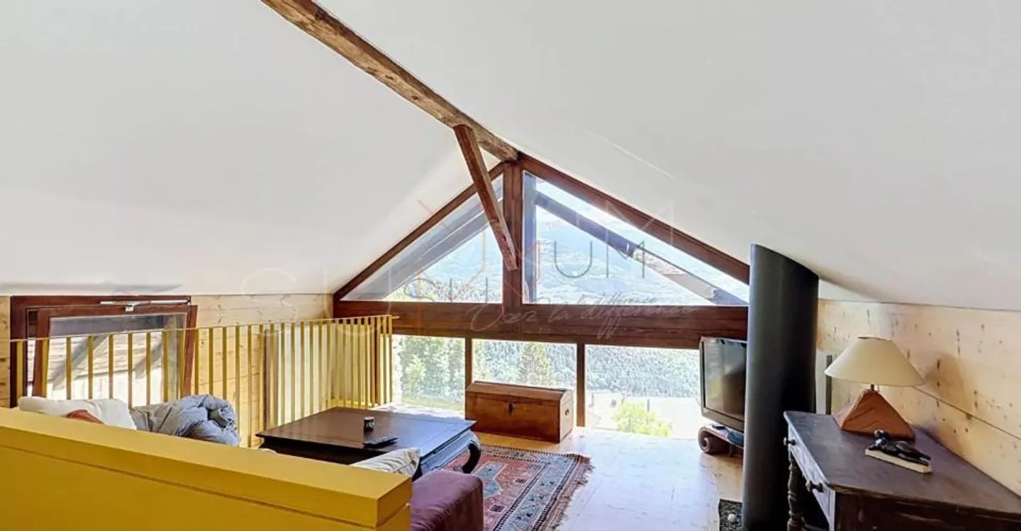Chalet rénové avec jardin - Photo 4 sur 12