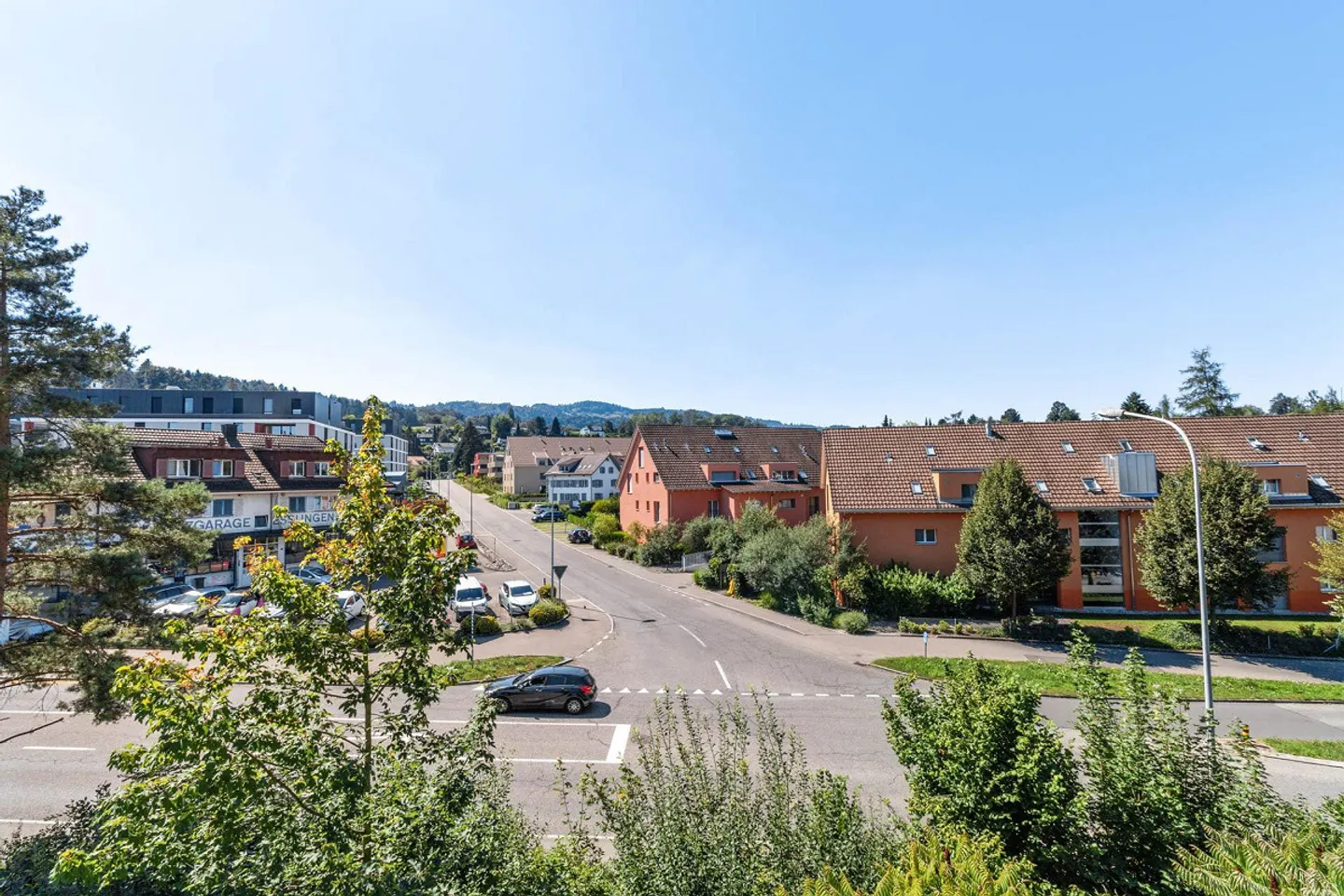 Attraktive 3.5 Zimmerwohnung mit grosser Terrasse in Esslingen - Foto 1 von 5