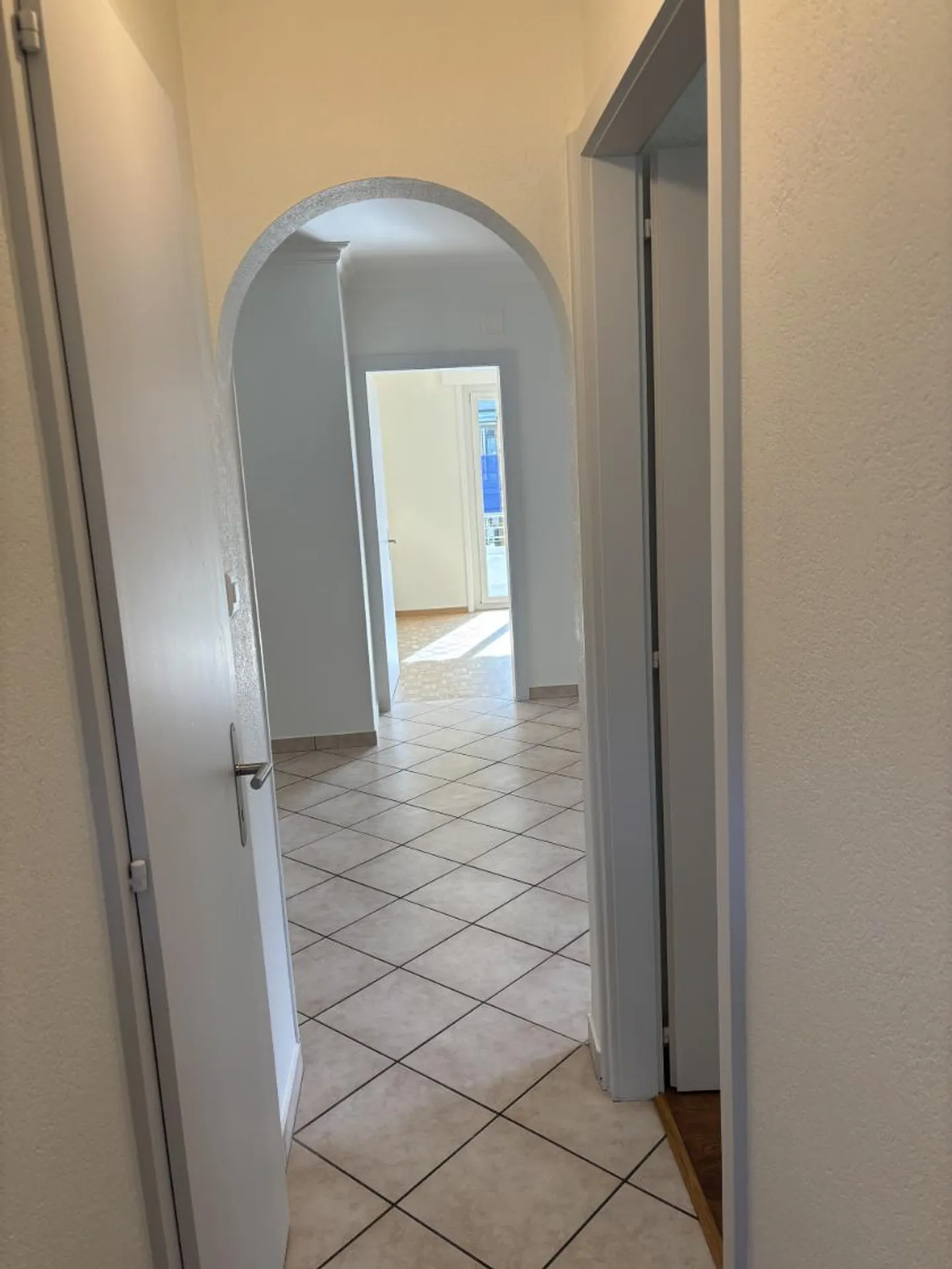 Appartement rénové à Sierre - Photo 4 sur 12