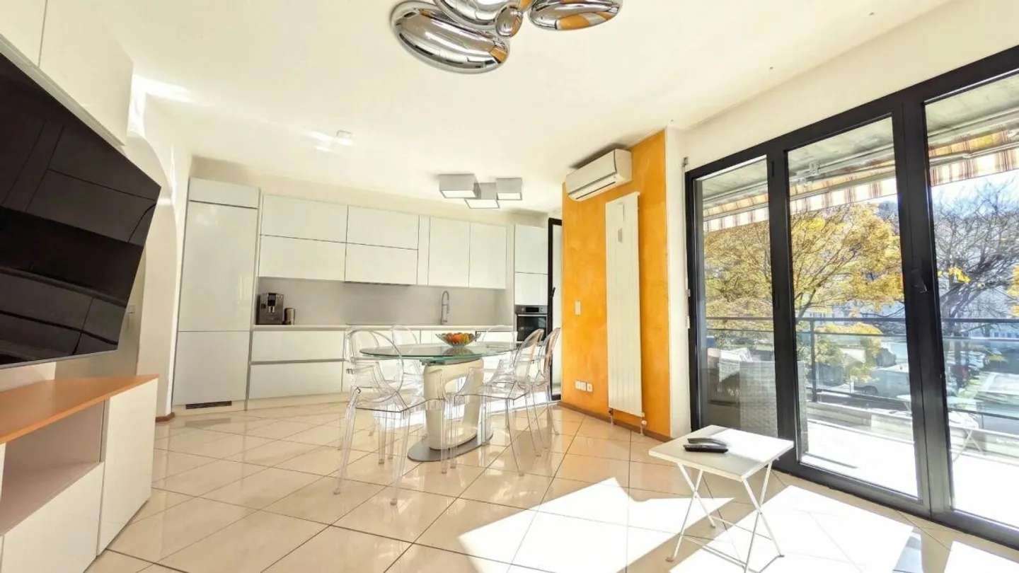 Luminosità, comfort e posizione ideale! - Foto 6 von 15