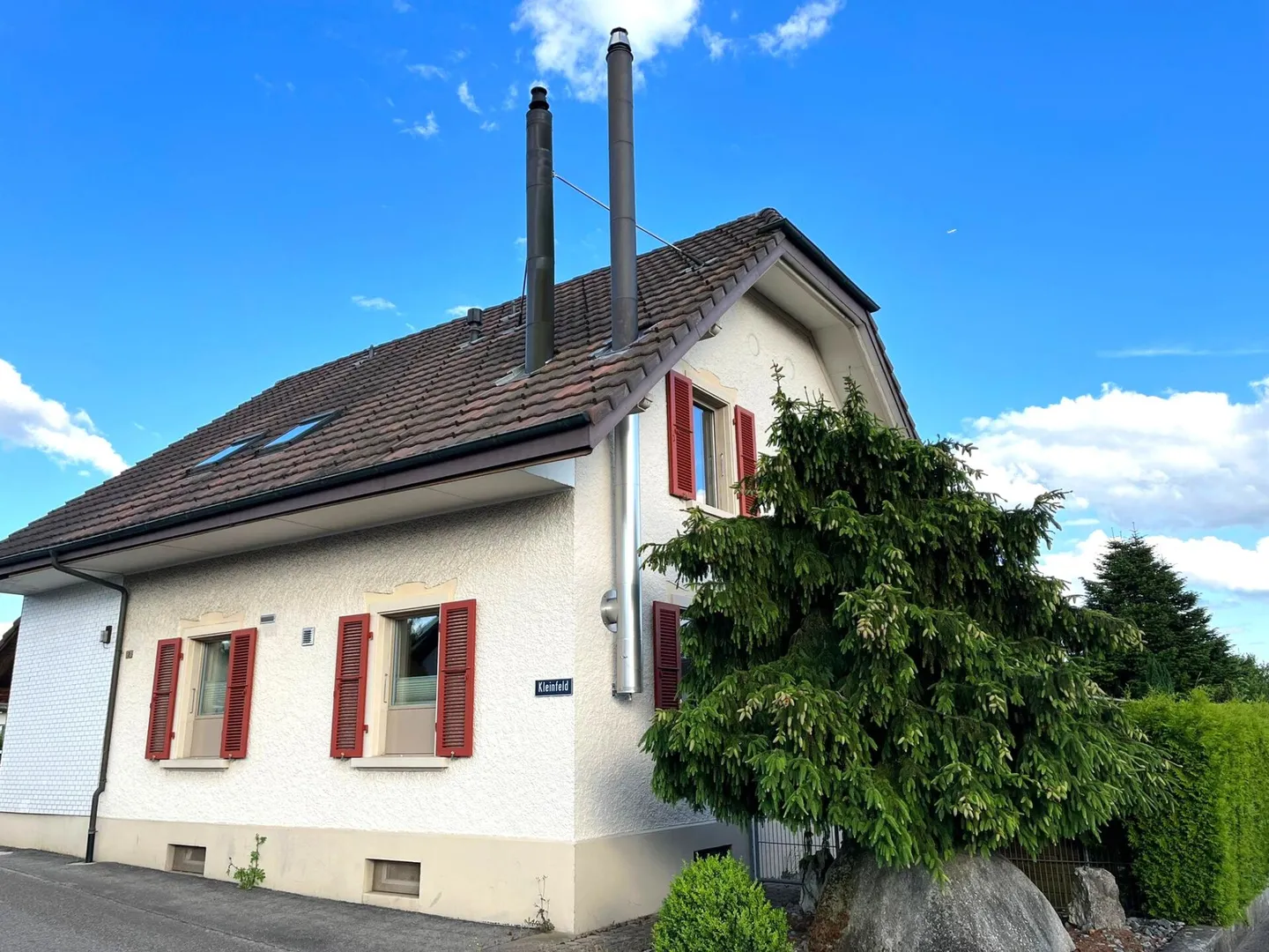 Charming 2-Family House with Garage Facility in Aarburg South - Photo 2 of 11