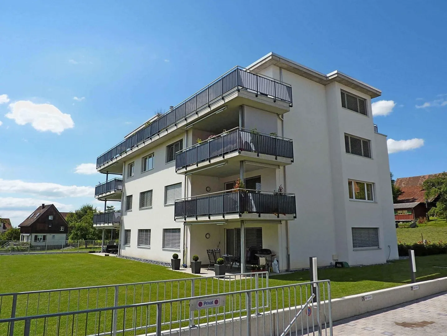 4.5 Rooms • 2nd Floor • Quiet Location • Family Friendly - Photo 1 of 10