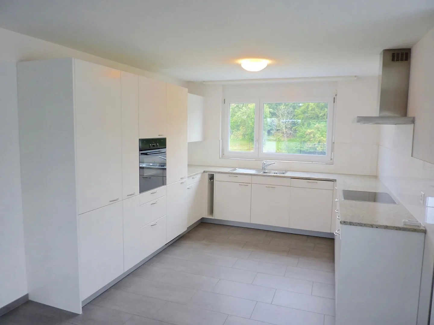 4.5 Rooms • 2nd Floor • Quiet Location • Family Friendly - Photo 2 of 10