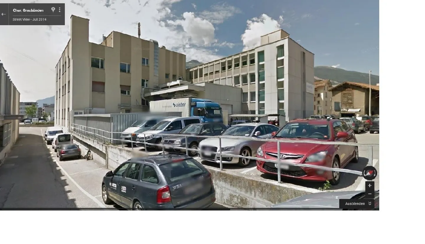 Locaux commerciaux de 626 m2 dans un emplacement central - Photo 2 sur 4