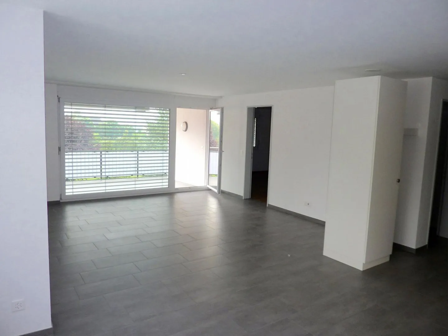 4.5 Rooms • 2nd Floor • Quiet Location • Family Friendly - Photo 4 of 10