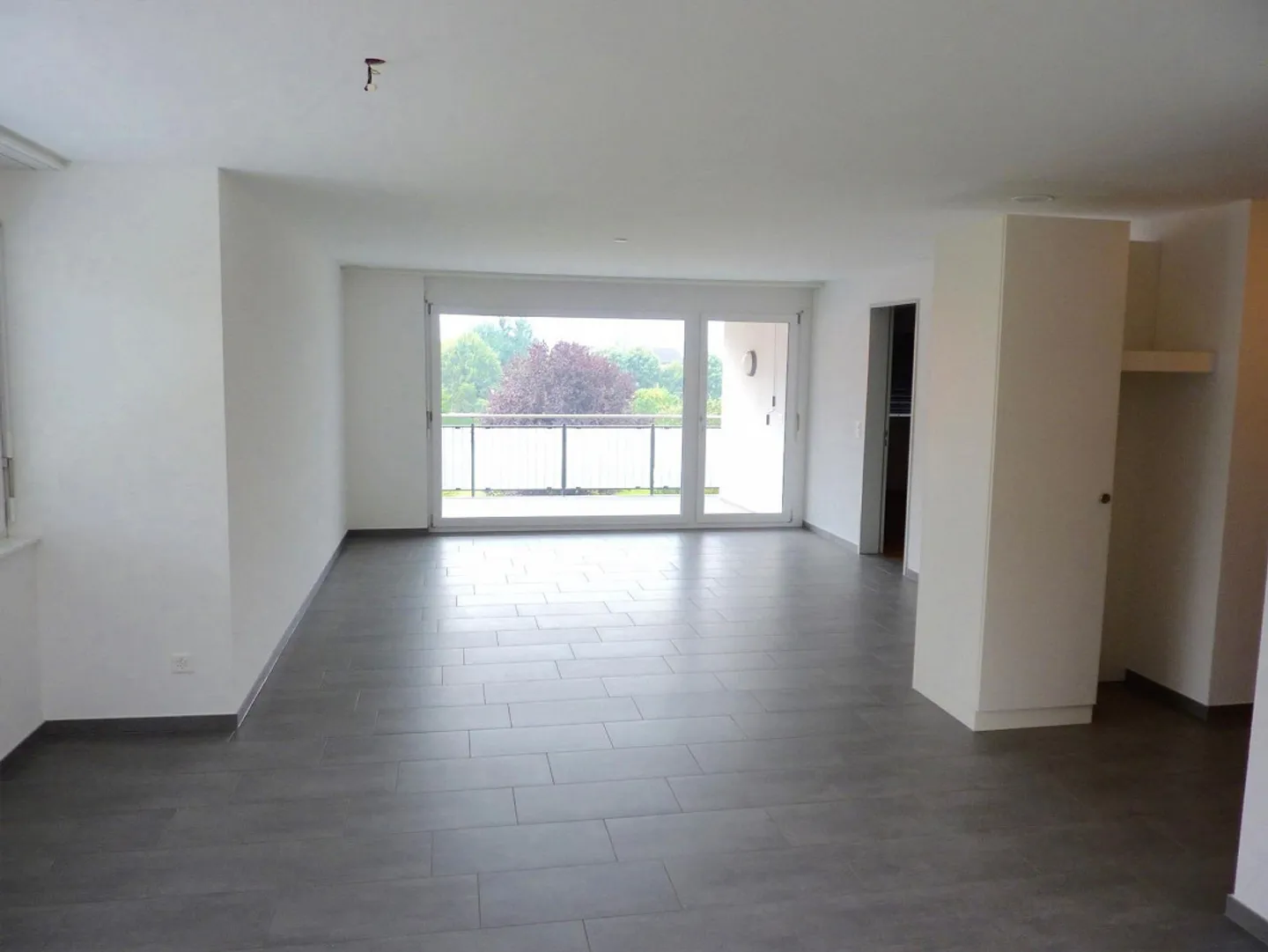 4.5 Rooms • 2nd Floor • Quiet Location • Family Friendly - Photo 5 of 10