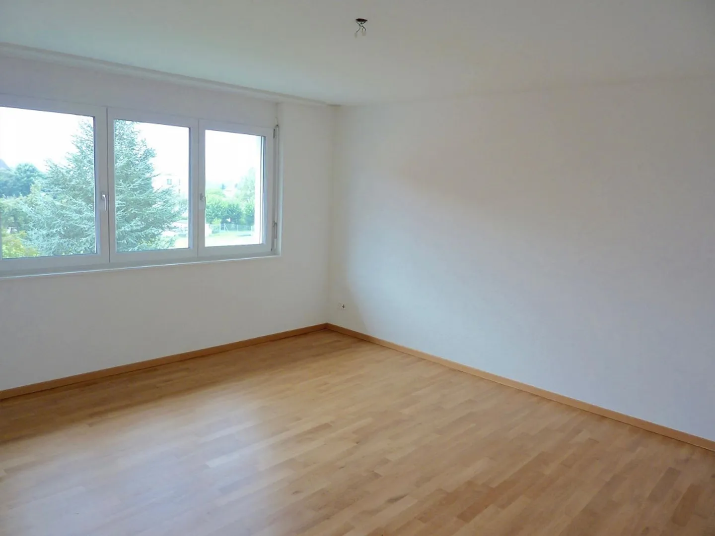 4.5 Rooms • 2nd Floor • Quiet Location • Family Friendly - Photo 6 of 10