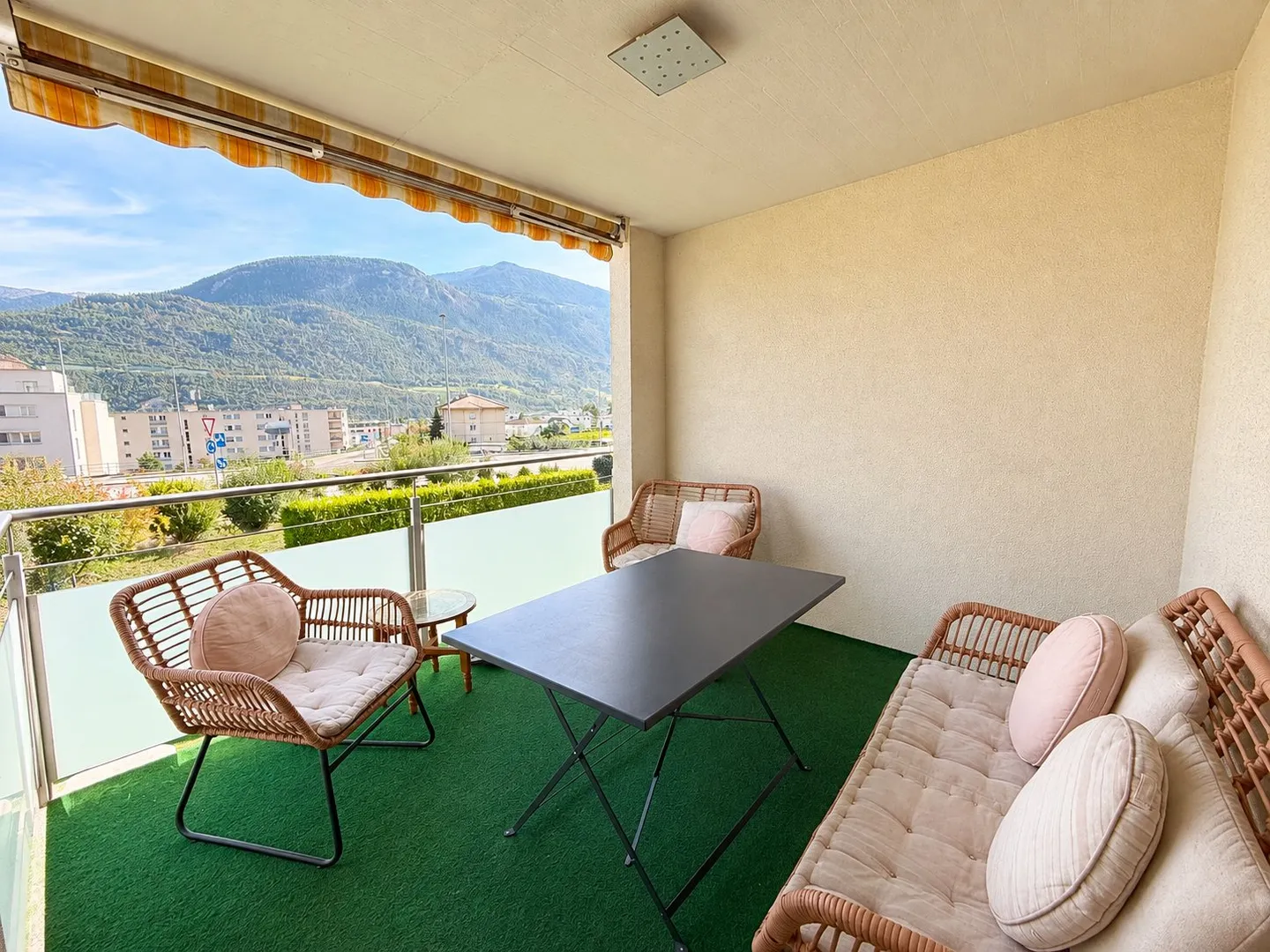 Appartement spacieux avec vue - Photo 8 sur 8