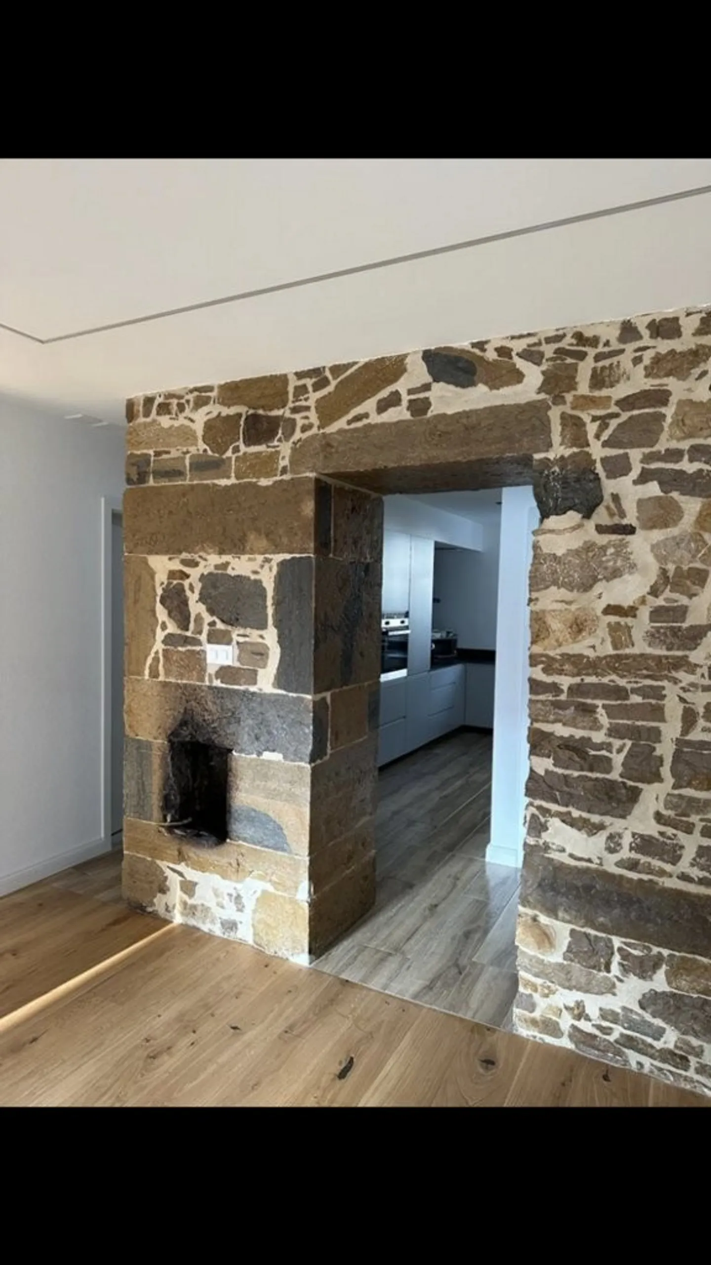 Beautiful modern 3-room apartment in the heart of the city - Photo 2 of 8