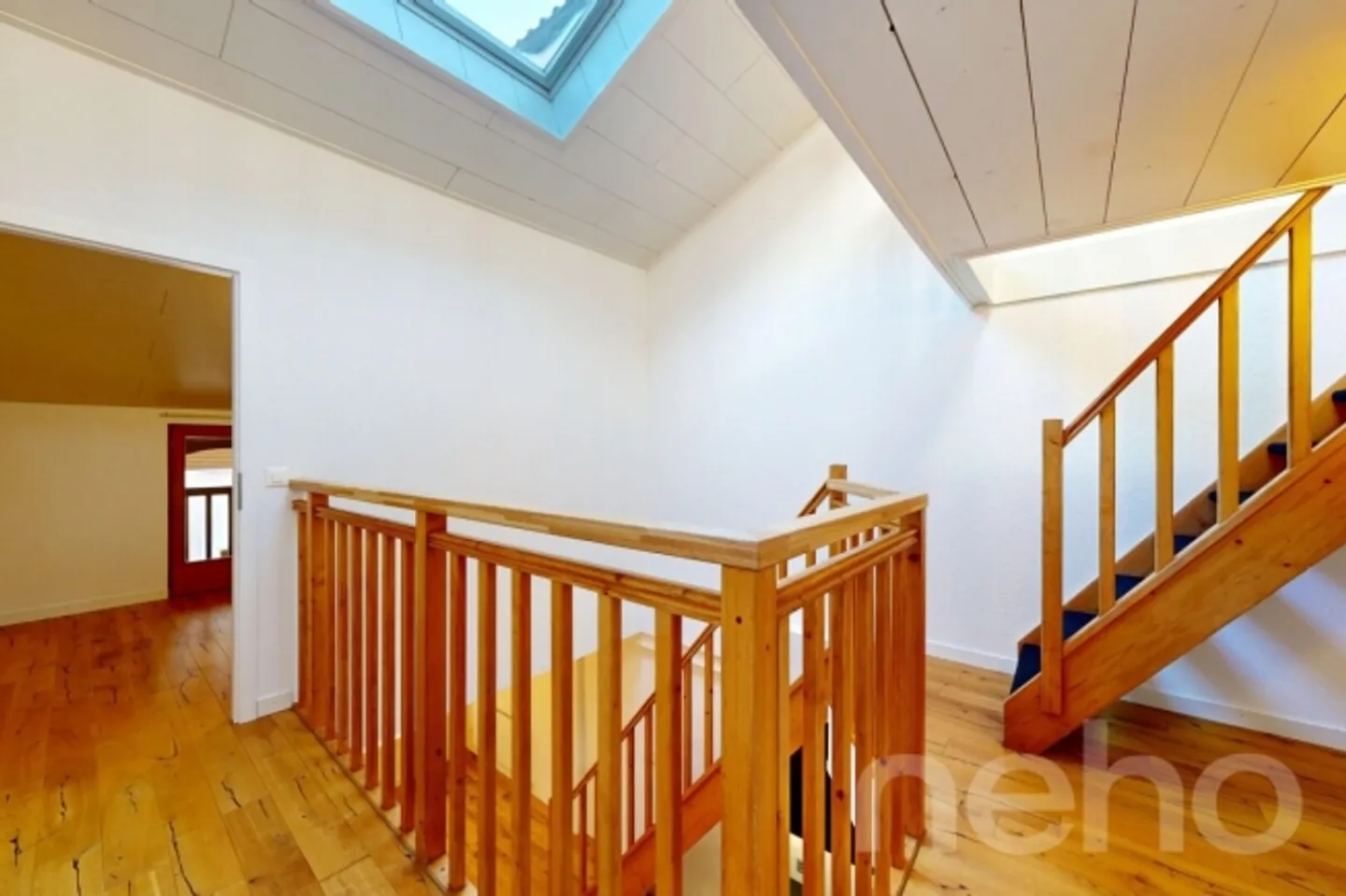 Exclusive renovated triplex of 3.5 rooms in the center of Bex - Photo 5 of 12
