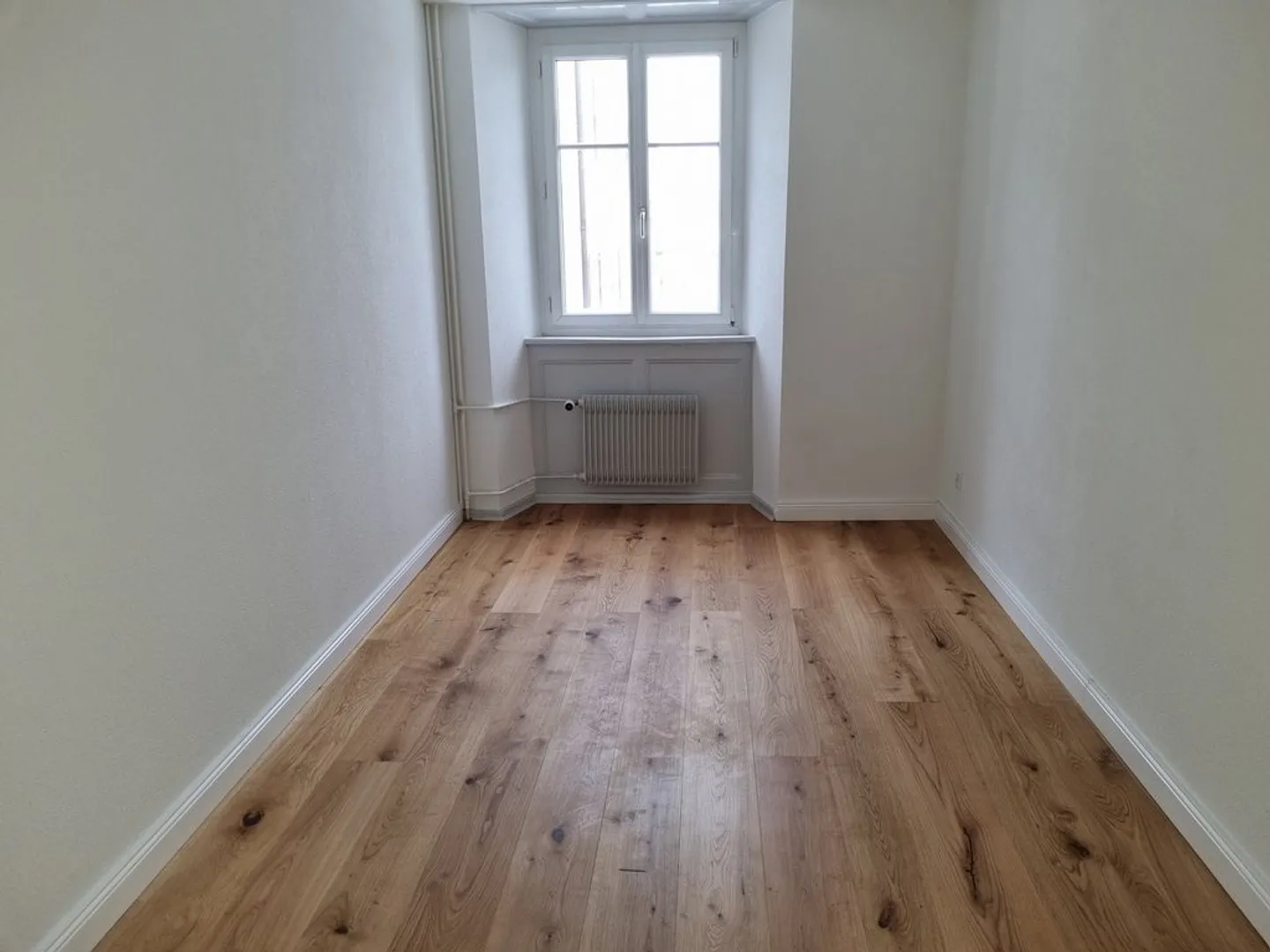 Beautiful modern 3-room apartment in the heart of the city - Photo 5 of 8