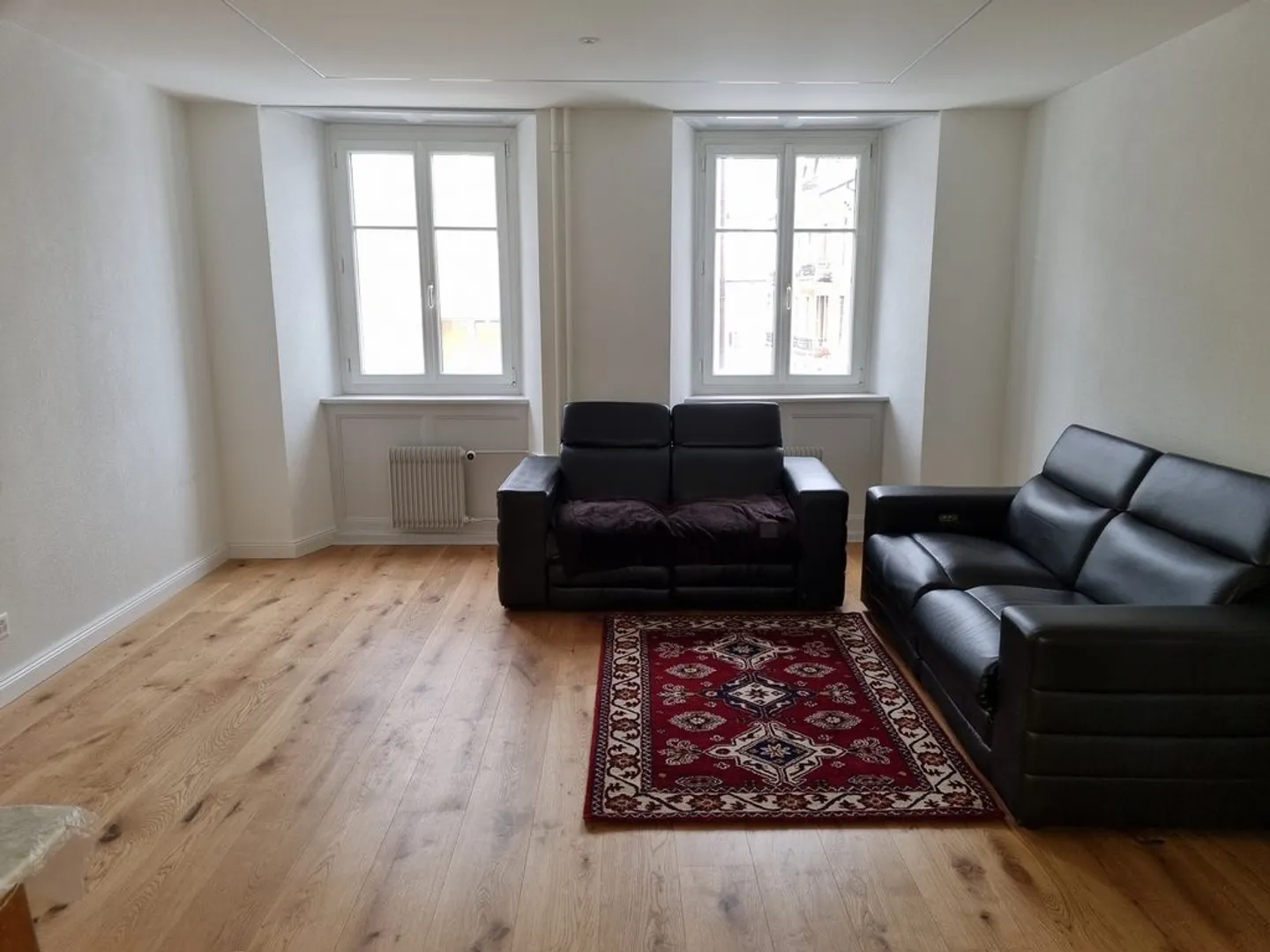 Beautiful modern 3-room apartment in the heart of the city - Photo 4 of 8