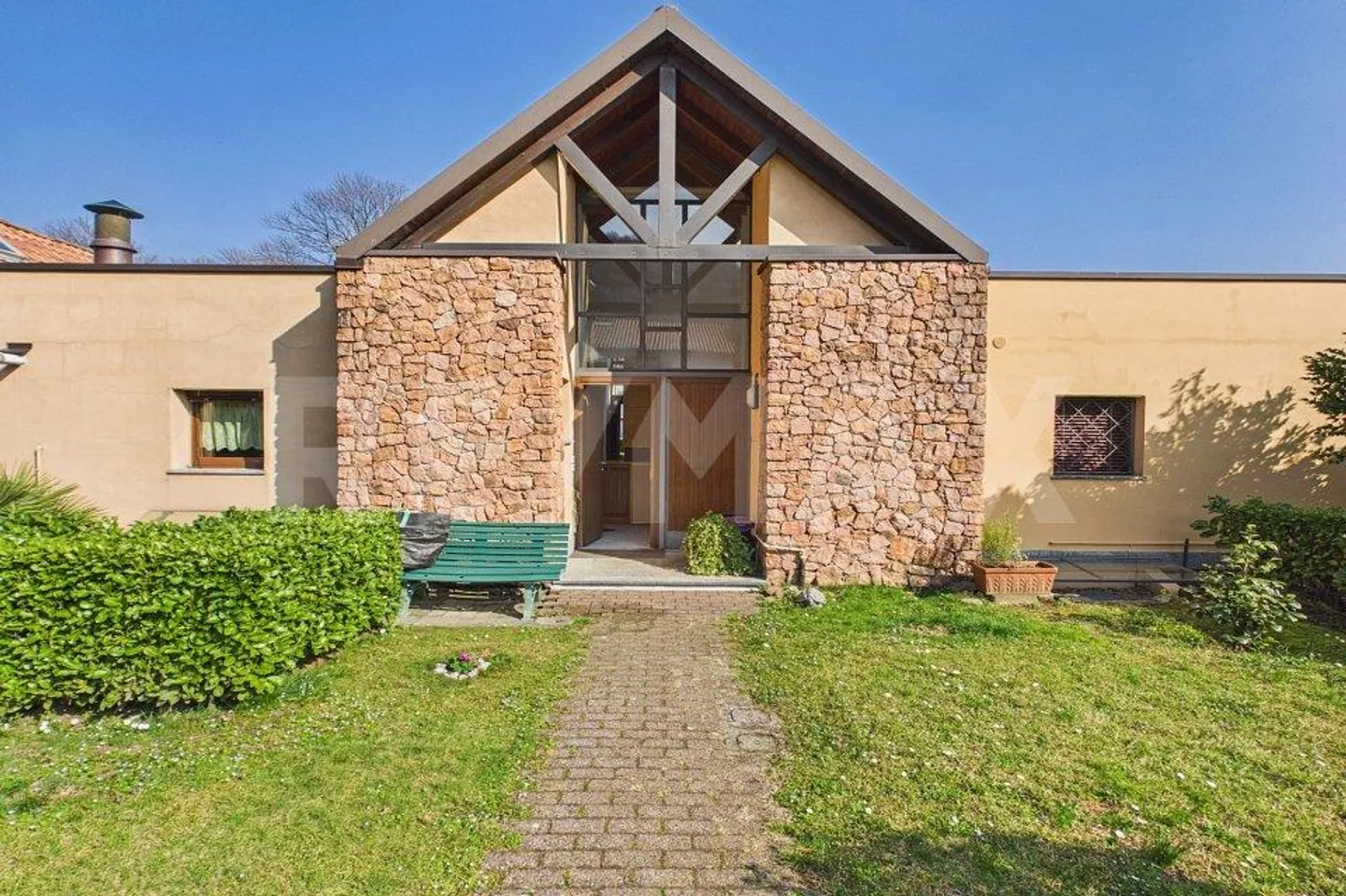Cuasso - Italien: Wunderschönes 4½-Zimmer-Haus mit herrlichem Seeblick und Bootsanleger - Foto 3 von 13