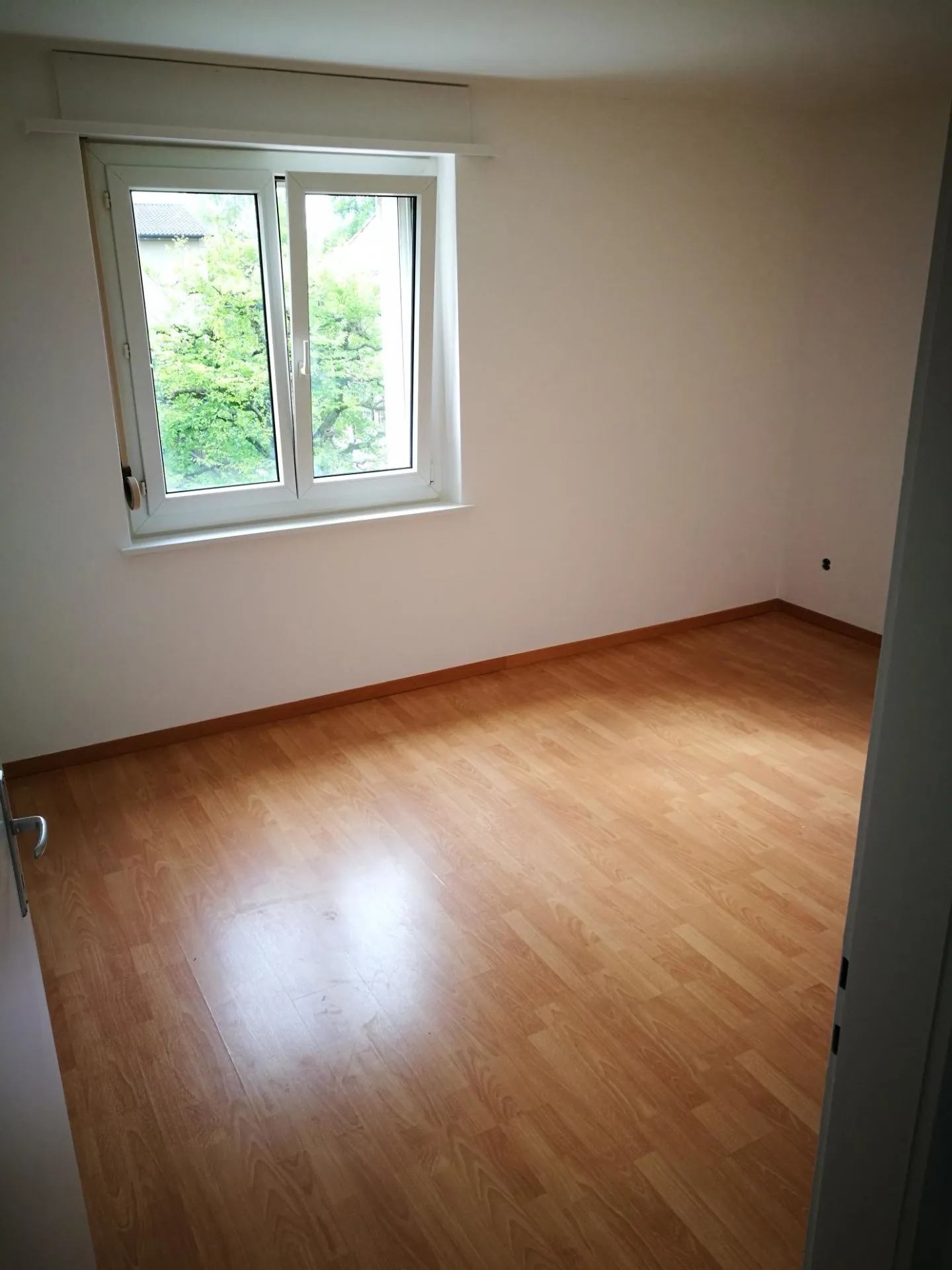 Partially renovated 3.5-room apartment in the middle of Biel for rent - Photo 4 of 6