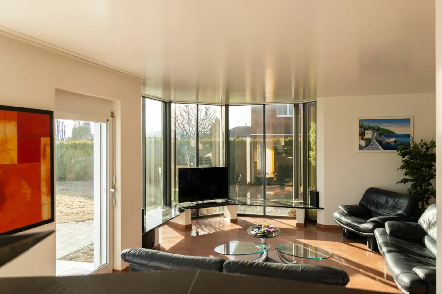 *RESERVIERT* Exklusives Designerhaus mit Einzigartiger Architektur und Modernstem Komfort - Foto 4 von 12