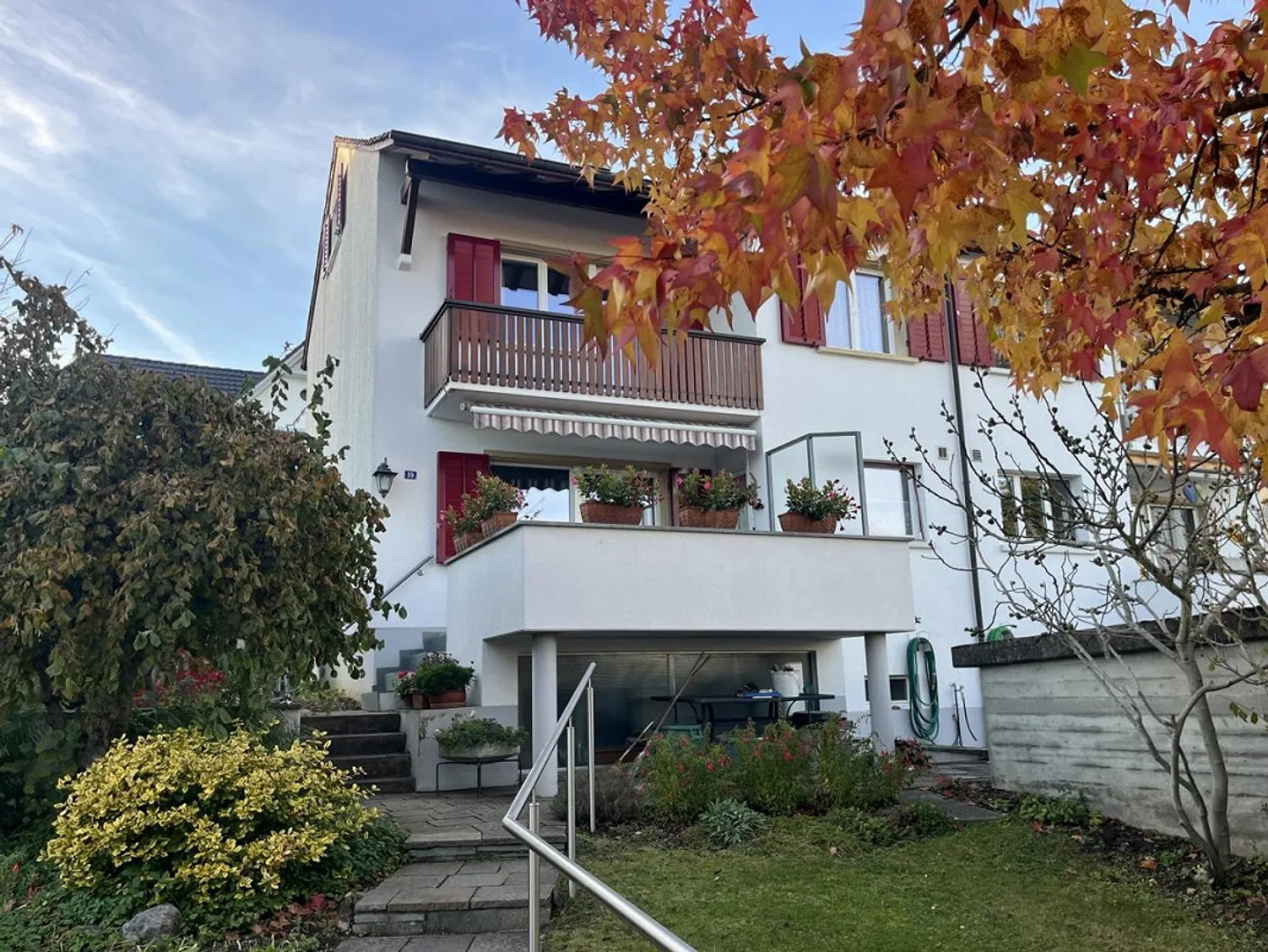 Dieses schmucke Haus in Neuhausen sucht einen neuen Besitzer. - Foto 1 von 20