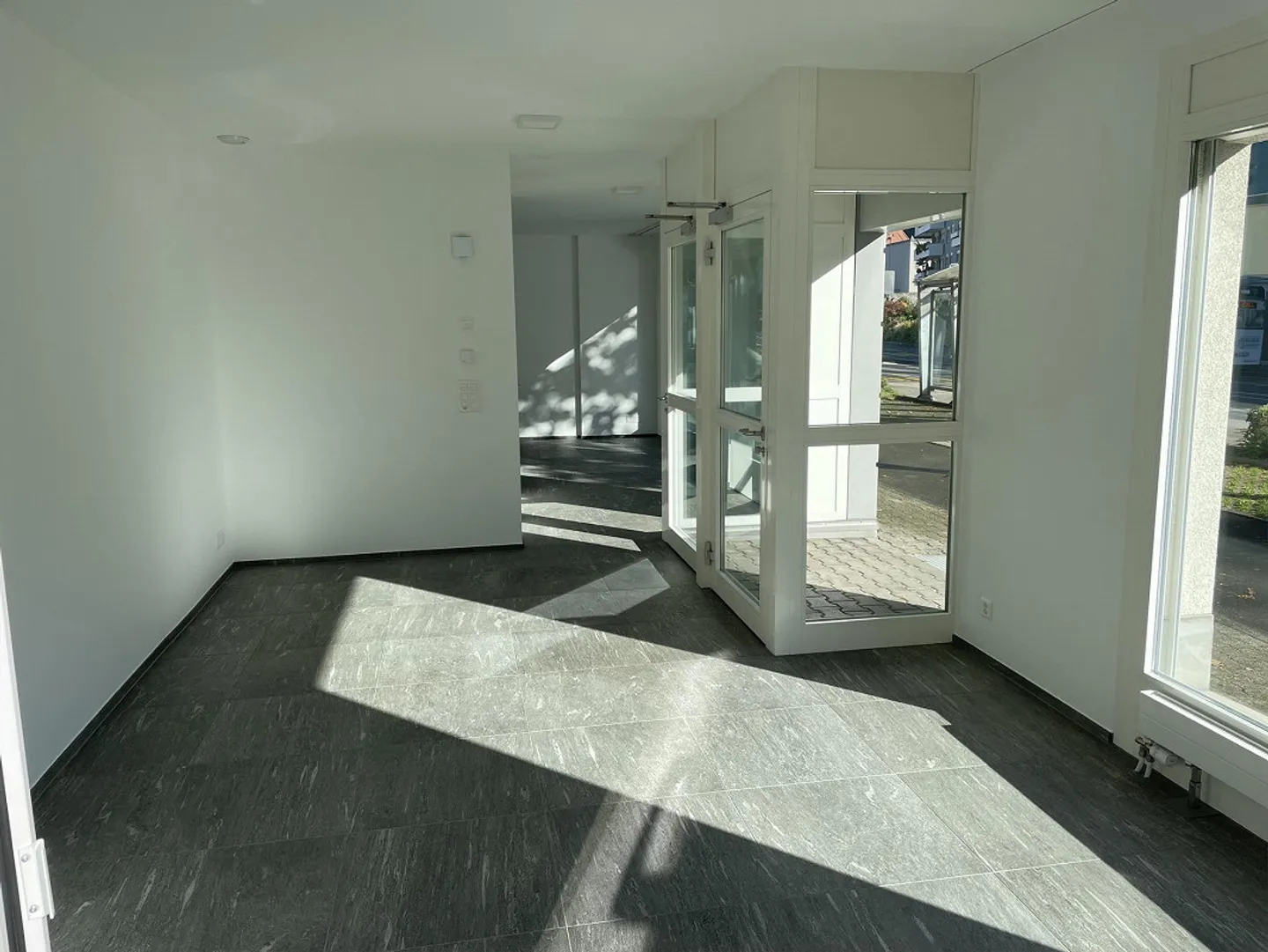 Ladenlokal / Gewerberaum / Geschäftsraum / Büro-/Praxisraum - Foto 7 di 15