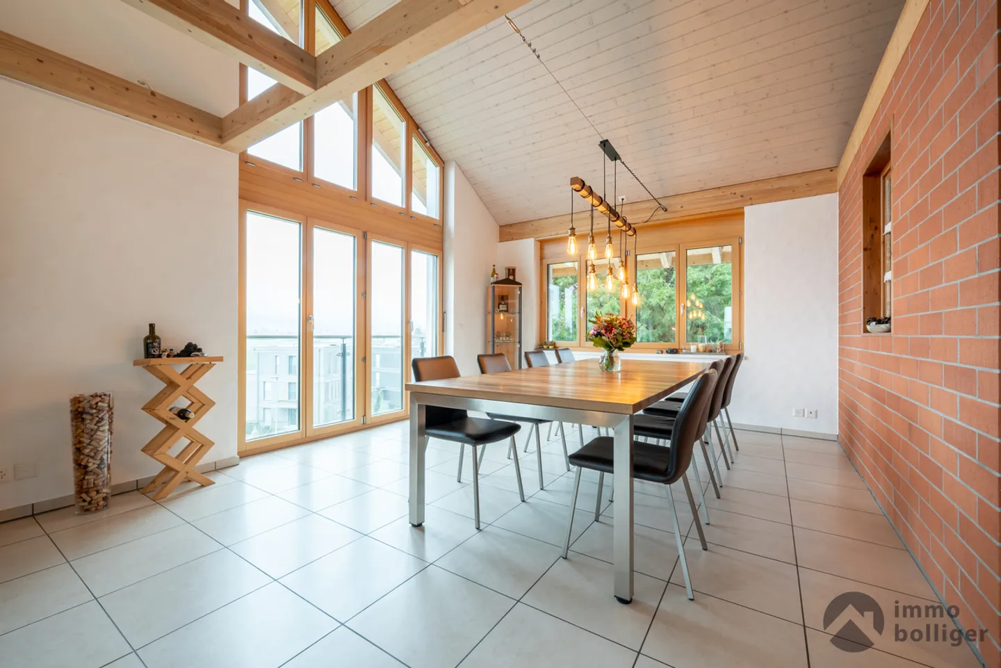 Casa bifamiliare con quel qualcosa in più! - Foto 2 di 16