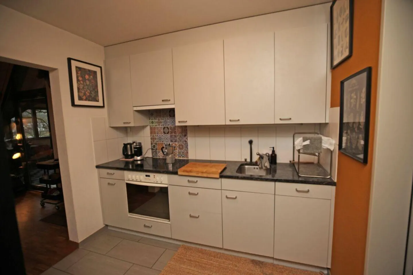 Appartamento mansardato elegante di 2,5 stanze in una fattoria ristrutturata - Foto 5 di 10