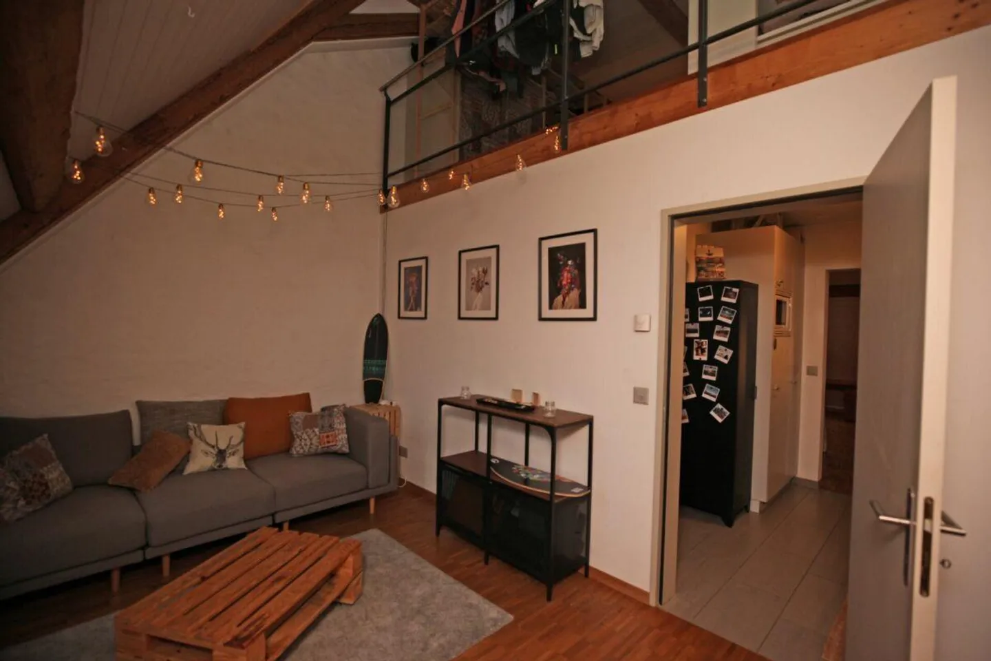 Appartamento mansardato elegante di 2,5 stanze in una fattoria ristrutturata - Foto 8 di 10