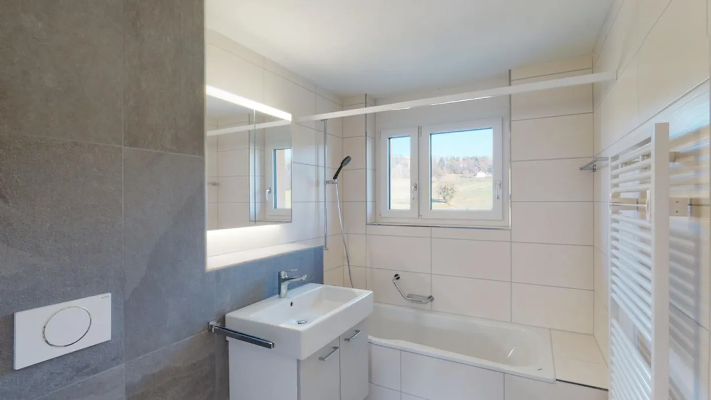 4.5-Zimmer-Wohnung - modern, preiswert und idyllisch! - Foto 5 di 10