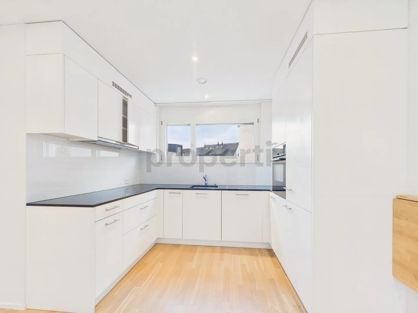 Haus mit 6,5 Zimmern - Foto 2 von 10