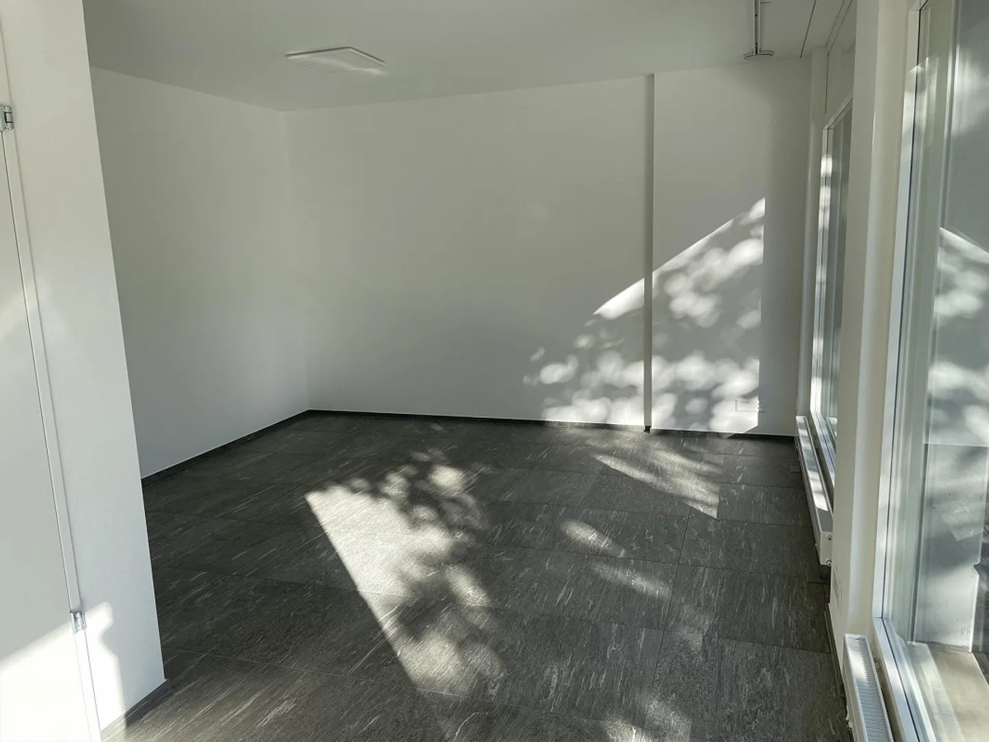 Ladenlokal / Gewerberaum / Geschäftsraum / Büro-/Praxisraum - Foto 9 di 15