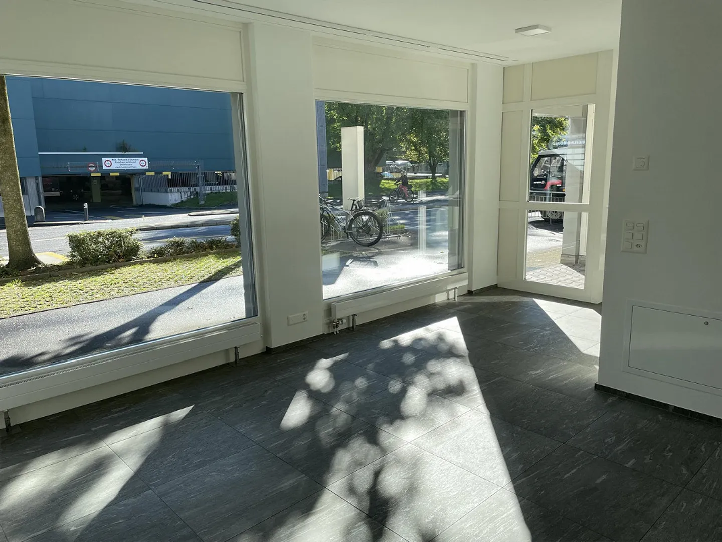 Ladenlokal / Gewerberaum / Geschäftsraum / Büro-/Praxisraum - Foto 11 di 15