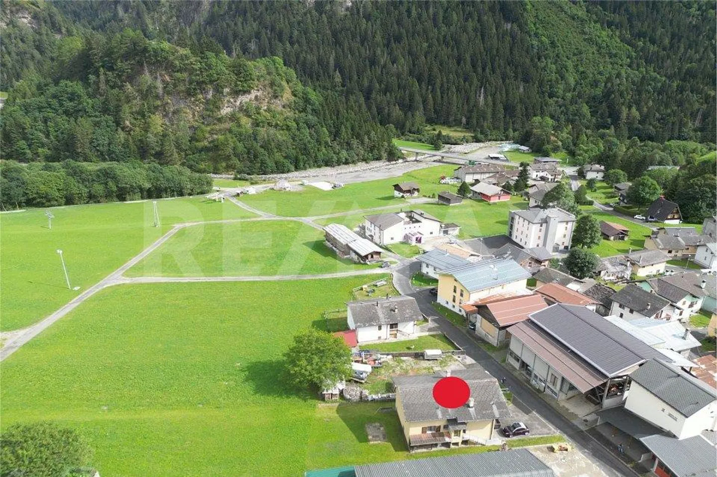 Haus mit drei Wohnungen - Foto 5 von 13