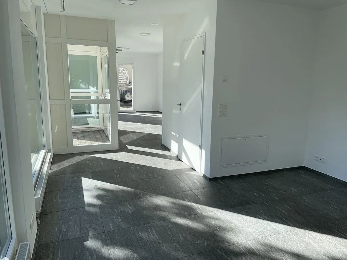 Ladenlokal / Gewerberaum / Geschäftsraum / Büro-/Praxisraum - Foto 12 di 15