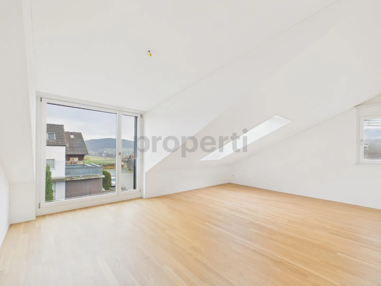 Haus mit 6,5 Zimmern - Foto 4 von 10