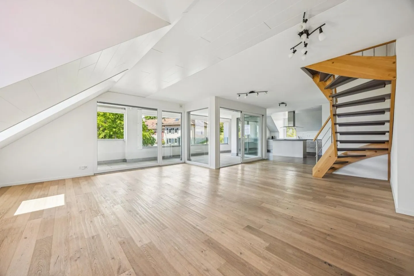 Appartamento duplex con 4,5 stanze - Foto 5 di 13