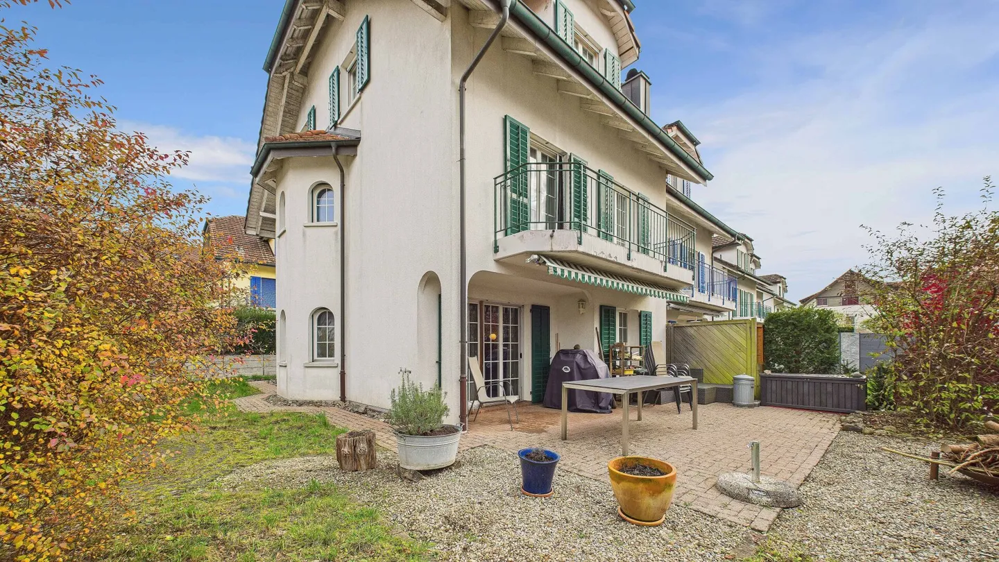 Charmantes Doppeleinfamilienhaus - ein Zuhause mit Wohlfühlcharakter - Photo 1 of 14