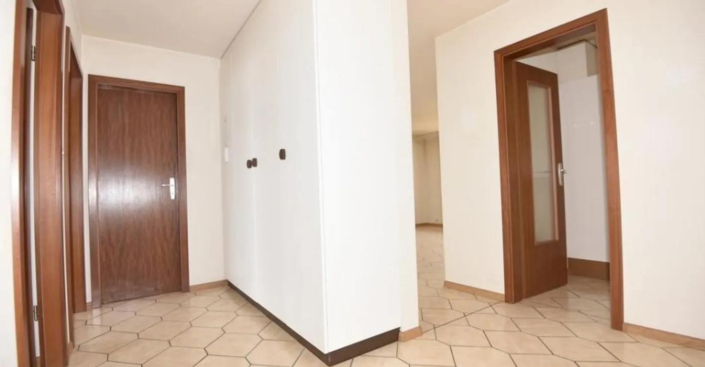 Joli logement ensoleillé idéalement situé - Photo 6 of 9