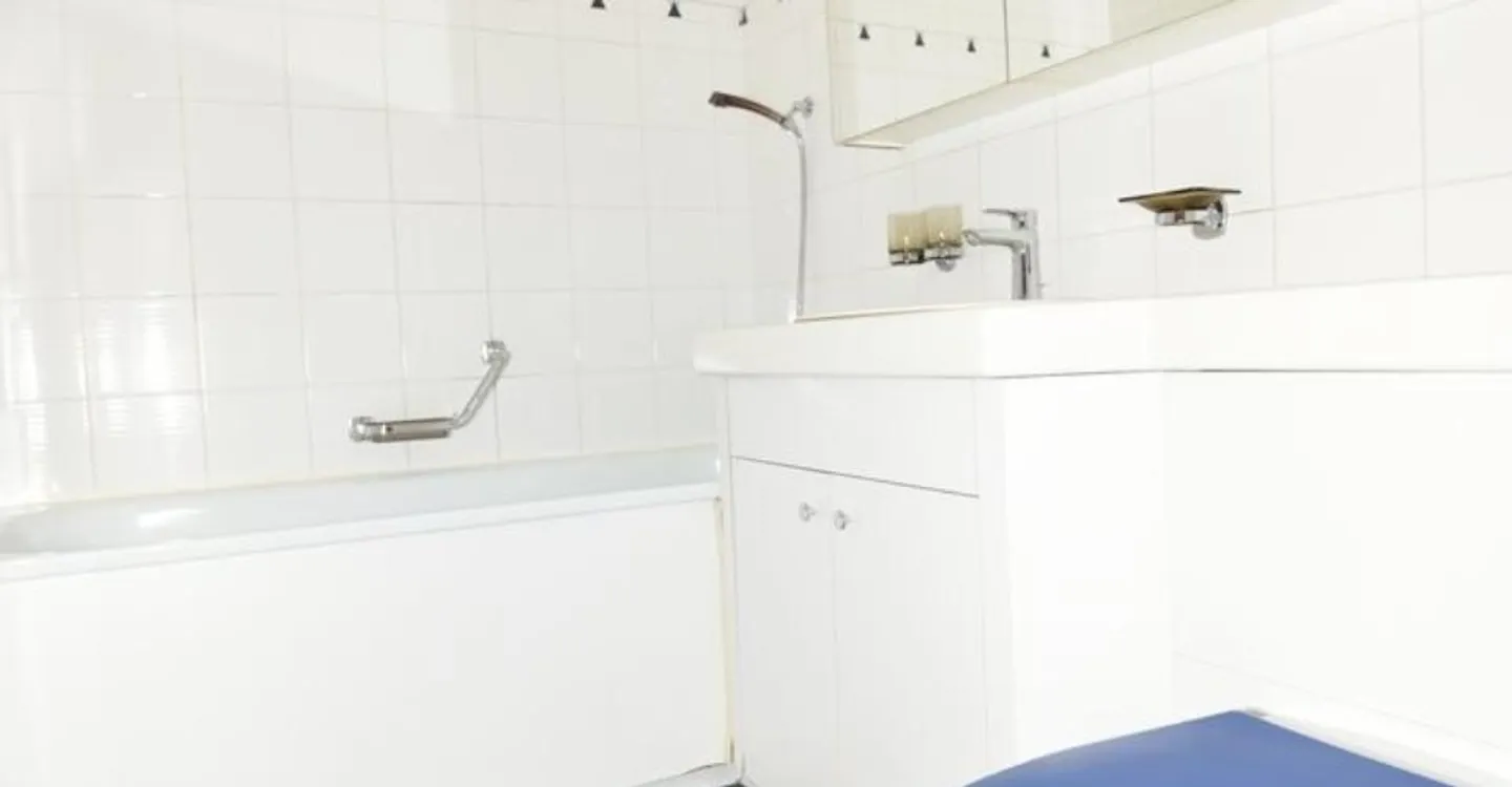 Joli logement ensoleillé idéalement situé - Photo 9 of 9