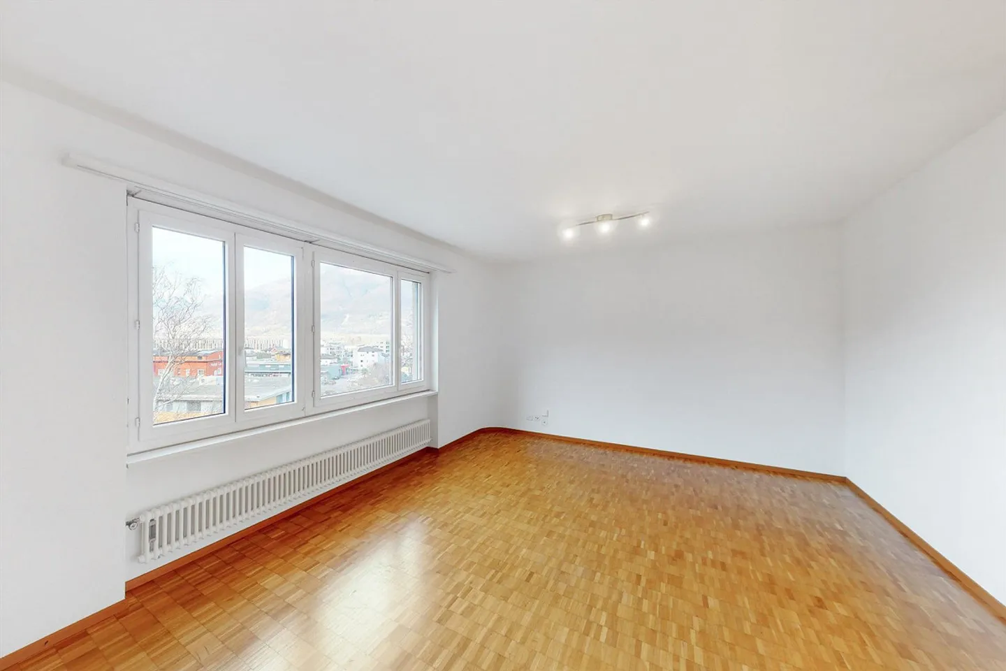 Wohnen im Komfort nur wenige Schritte von allen Dienstleistungen entfernt - Foto 2 von 7