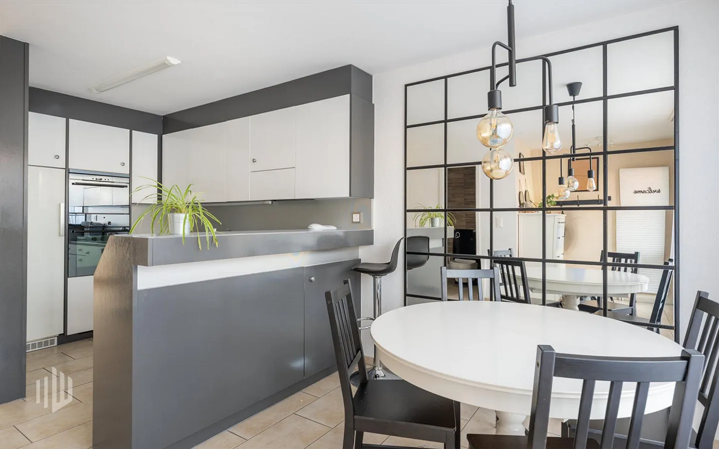 ImmoWyss - Charming Row House in a Quiet Location Near the Lake - Photo 4 of 13