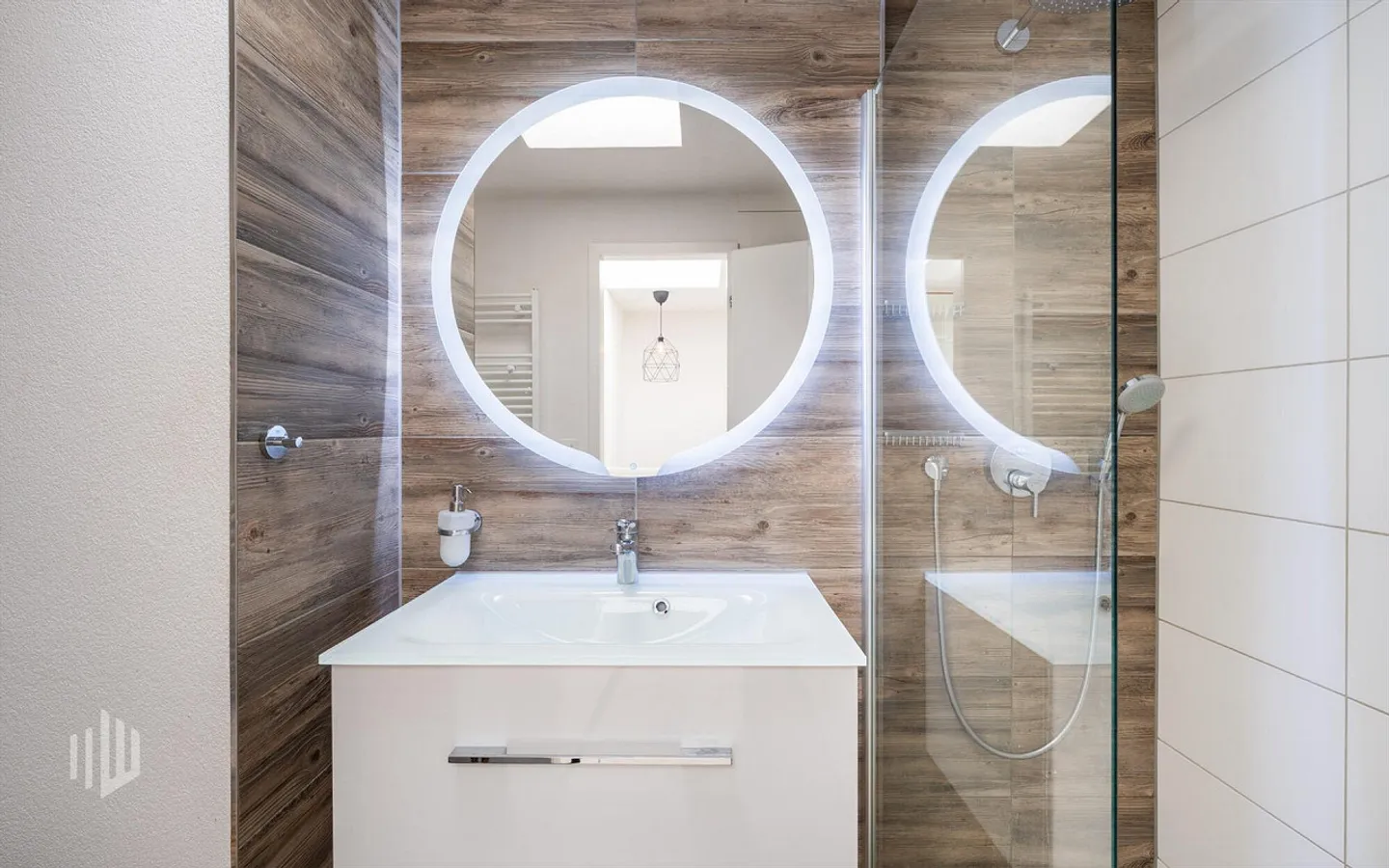 ImmoWyss - Charming Row House in a Quiet Location Near the Lake - Photo 8 of 13