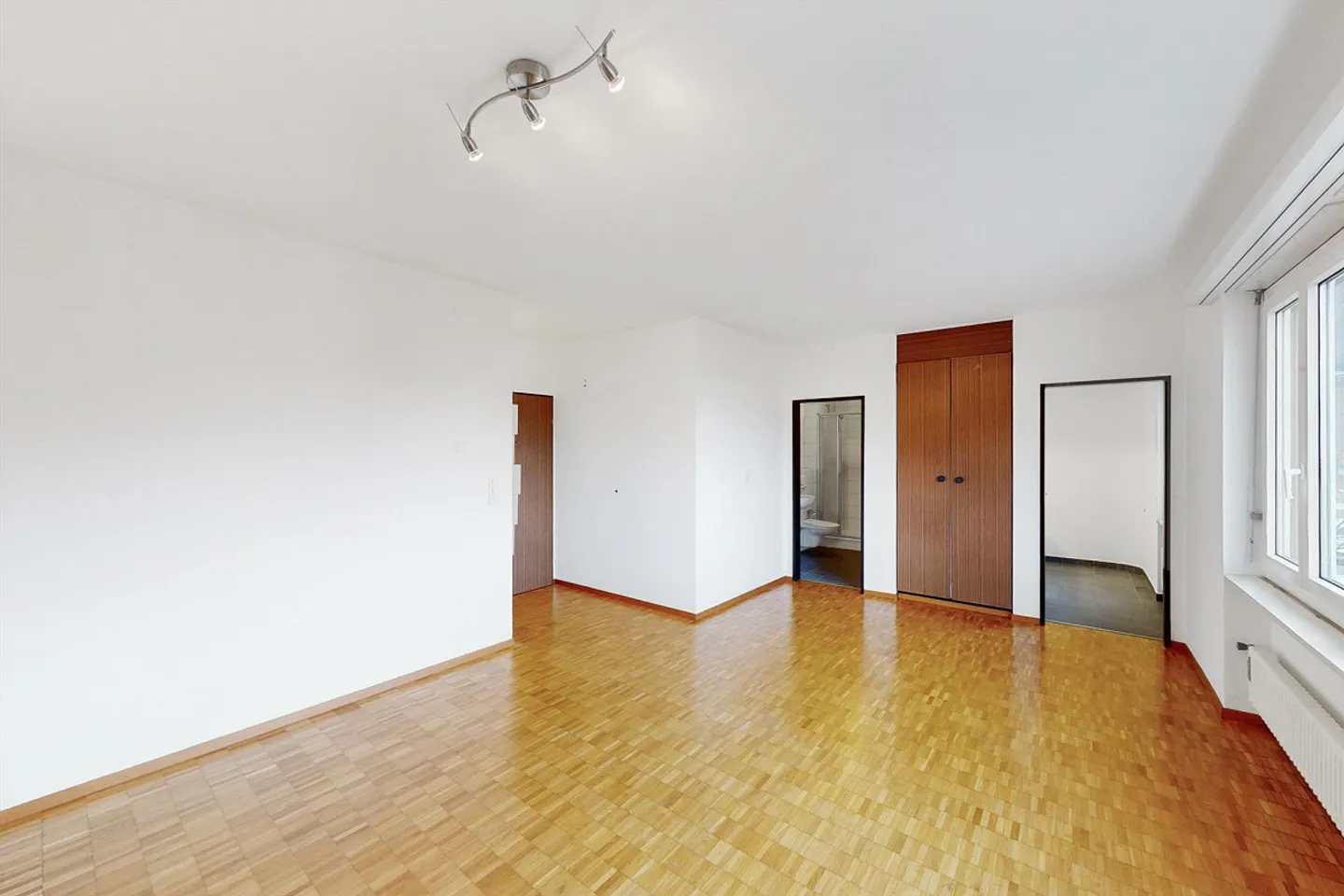 Wohnen im Komfort nur wenige Schritte von allen Dienstleistungen entfernt - Foto 5 von 7