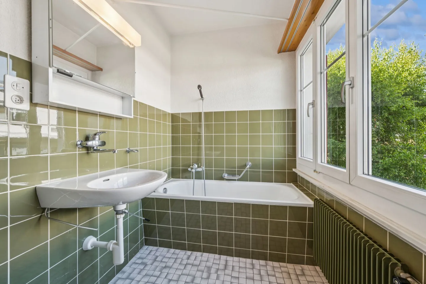 Vielseitiges Mehrfamilienhaus - Foto 11 von 13